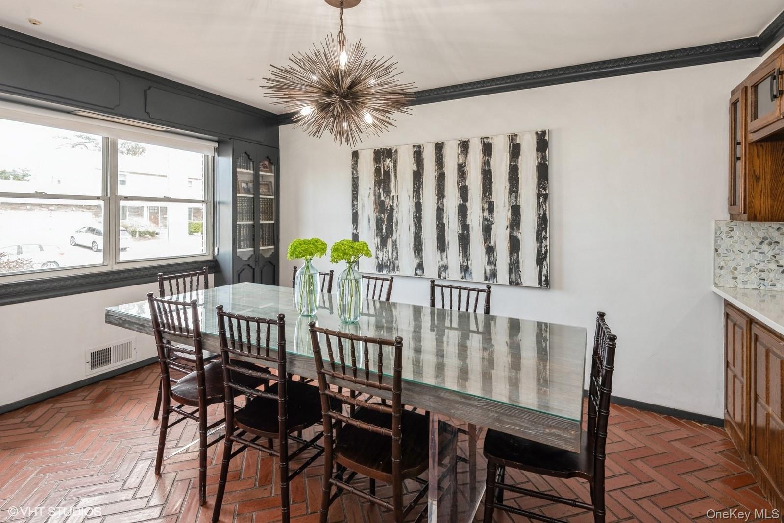 729 Wilson St, North Woodmere, NY 11581