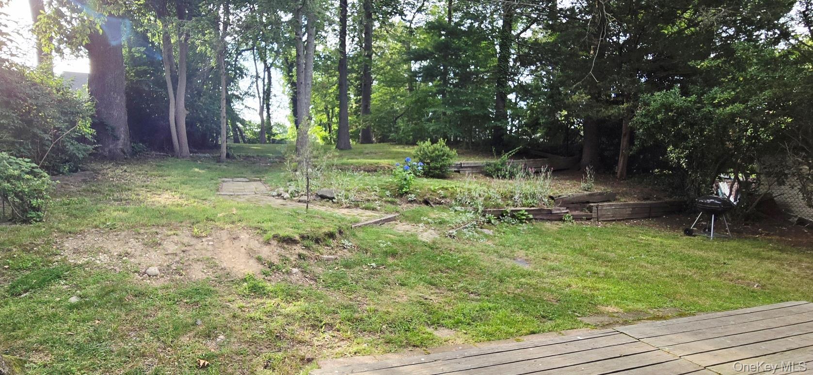 27 Nichols Road, Huntington Station, NY 11746