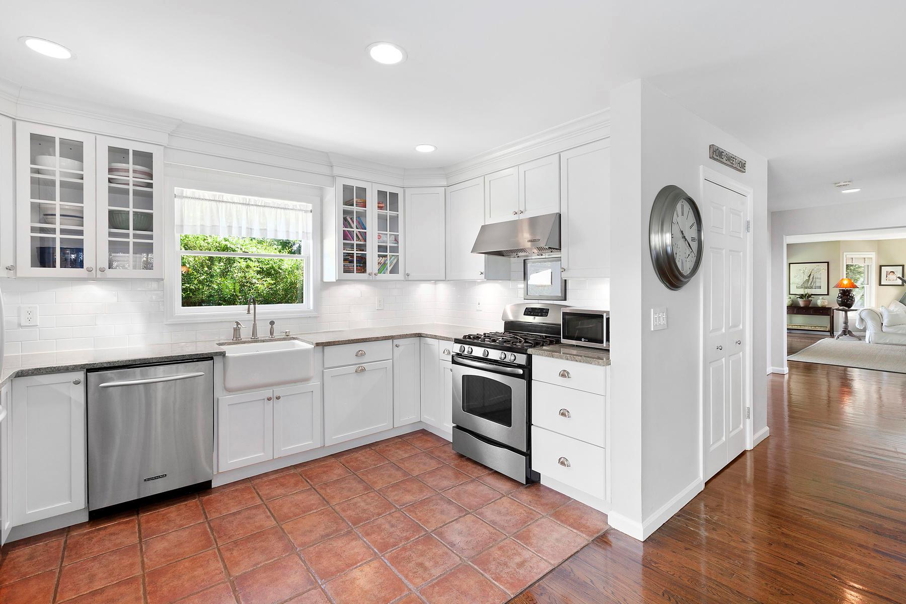 91 Howell Street, Southampton, NY 11968