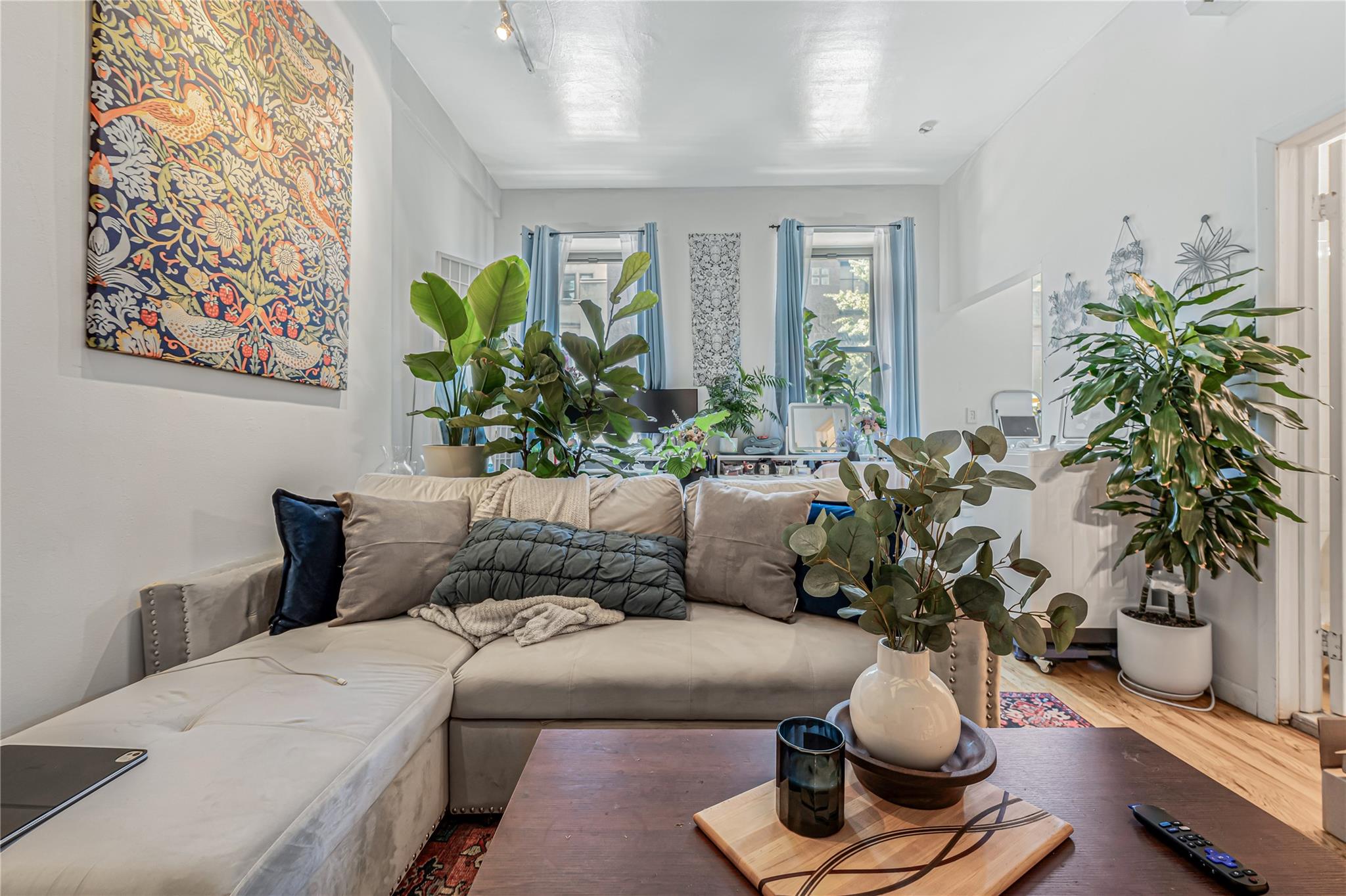 315 W 46 Street, New York (Manhattan), NY 10036