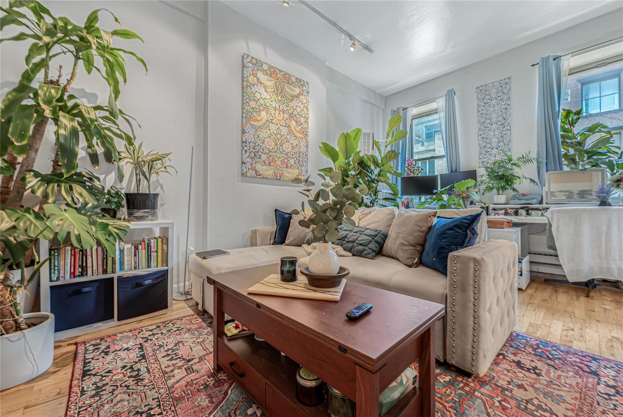 315 W 46 Street, New York (Manhattan), NY 10036