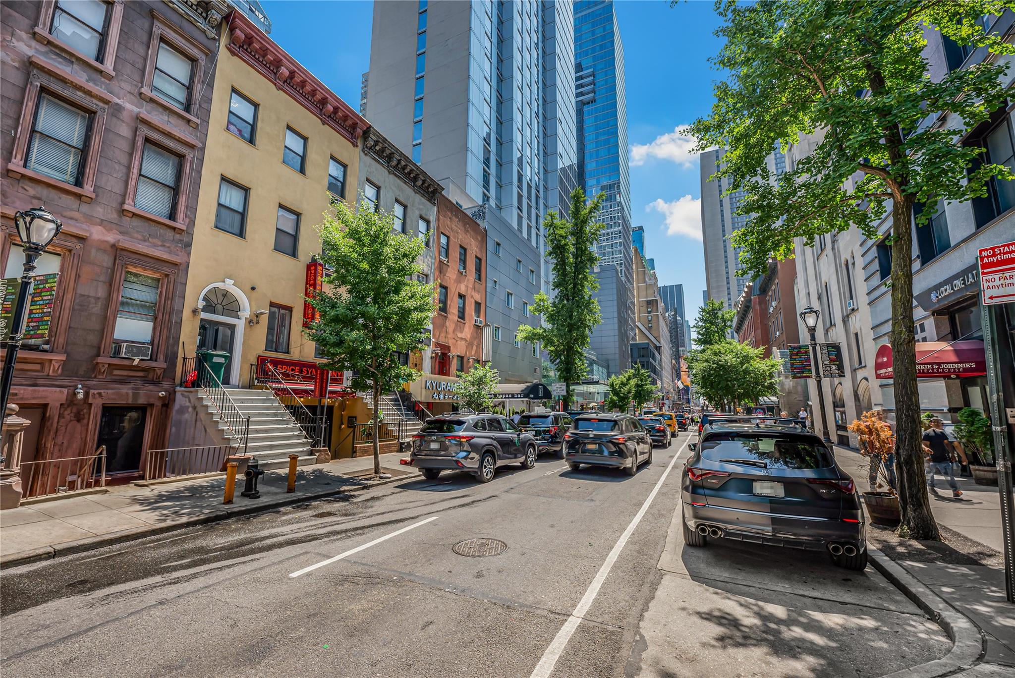 315 W 46 Street, New York (Manhattan), NY 10036