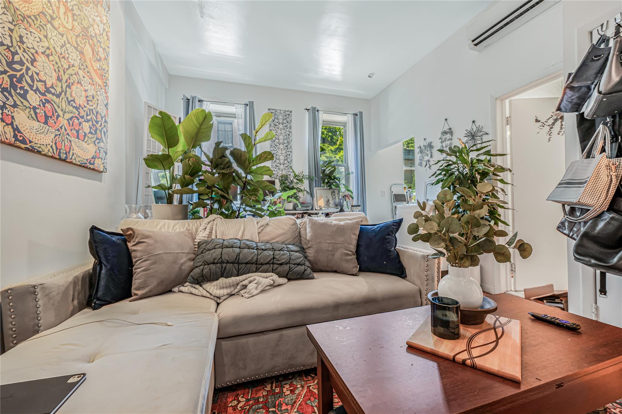 315 W 46 Street, New York (Manhattan), NY 10036