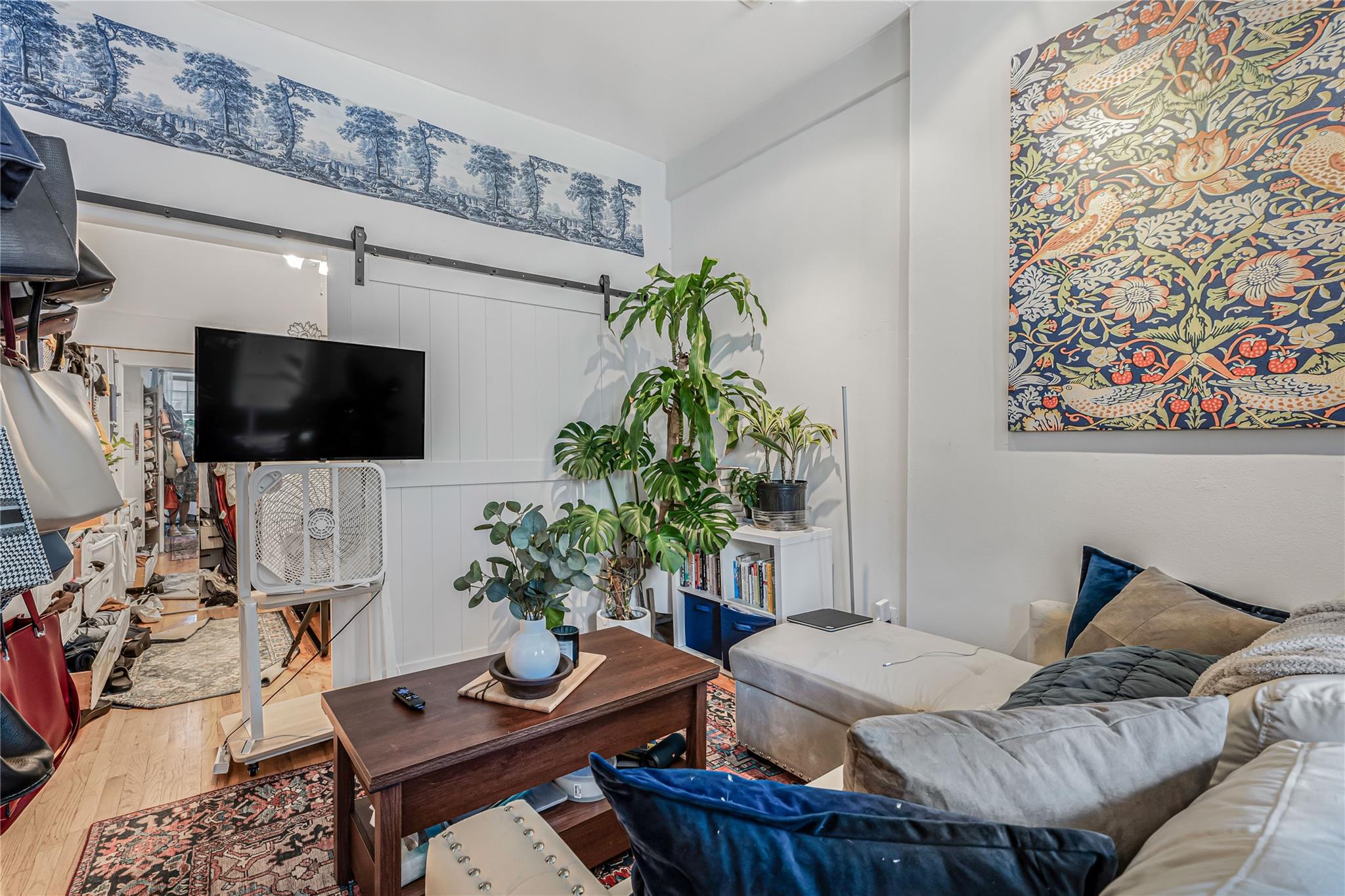 315 W 46 Street, New York (Manhattan), NY 10036