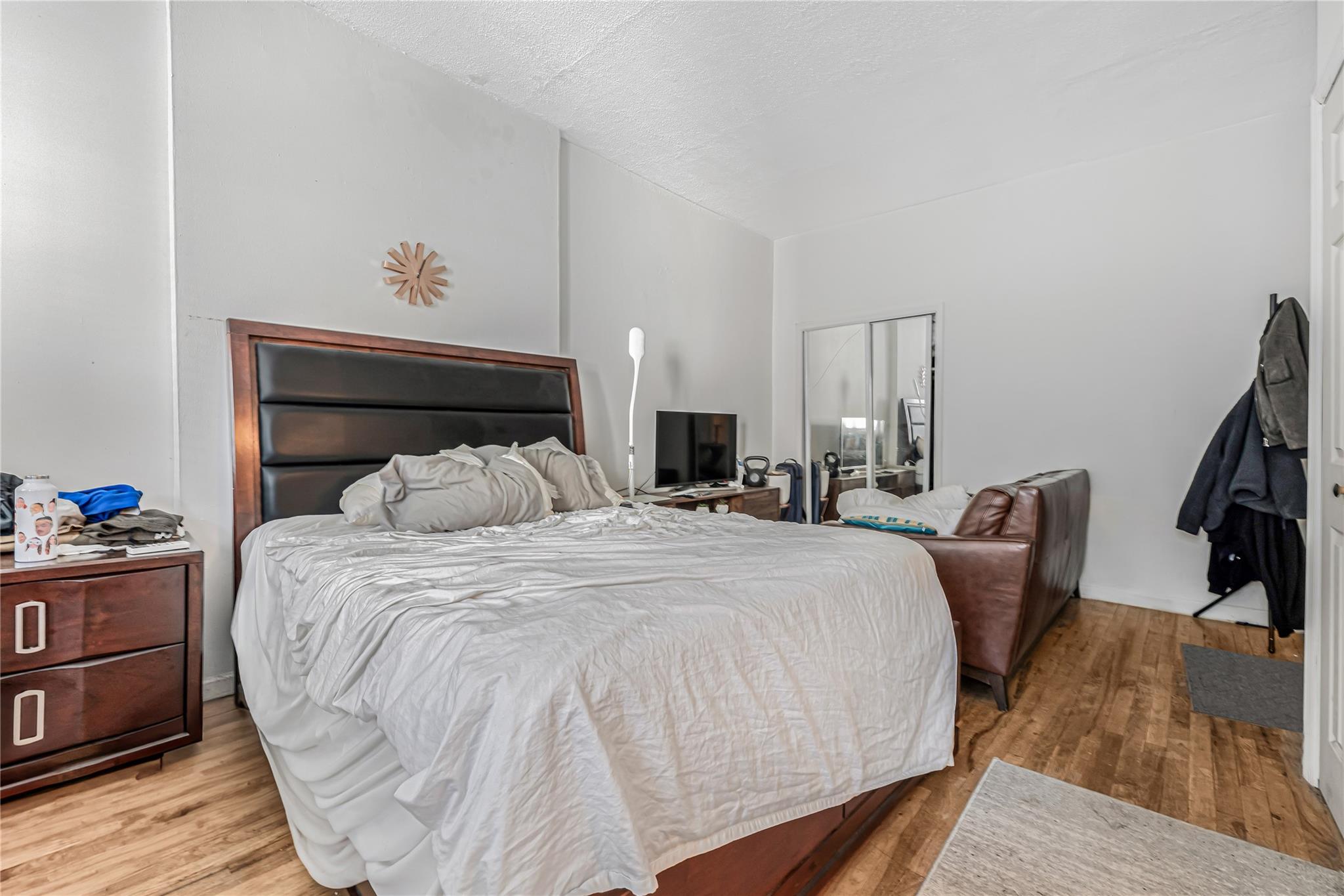 315 W 46 Street, New York (Manhattan), NY 10036