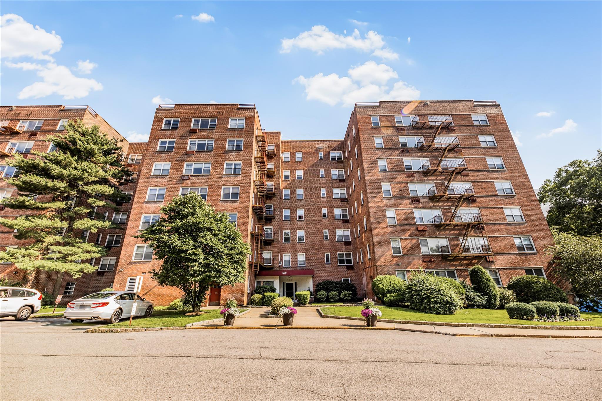 609 Palmer Road # 4J, Yonkers, NY 10701