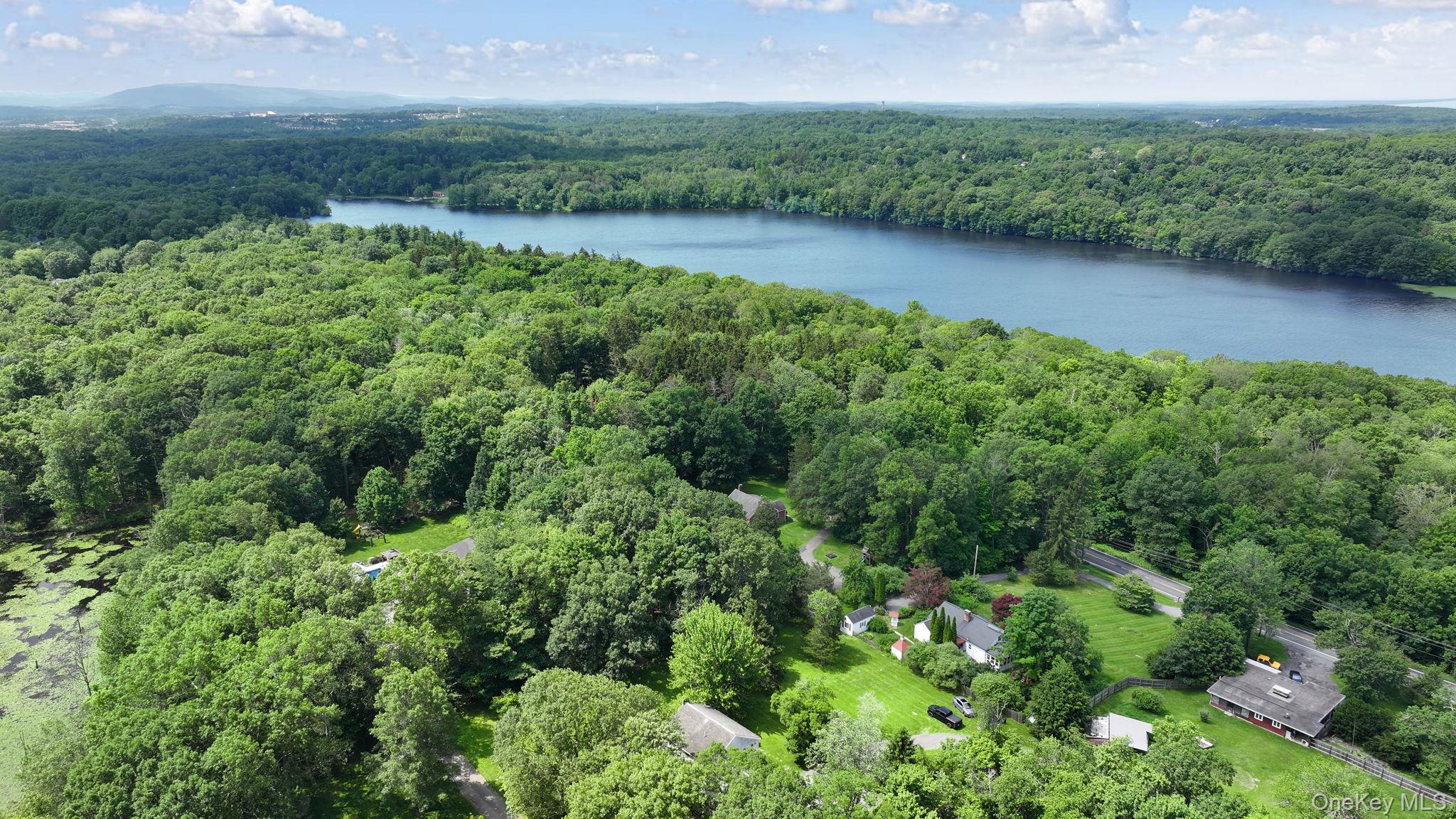 2 Gerri Court, Wallkill, NY 12589