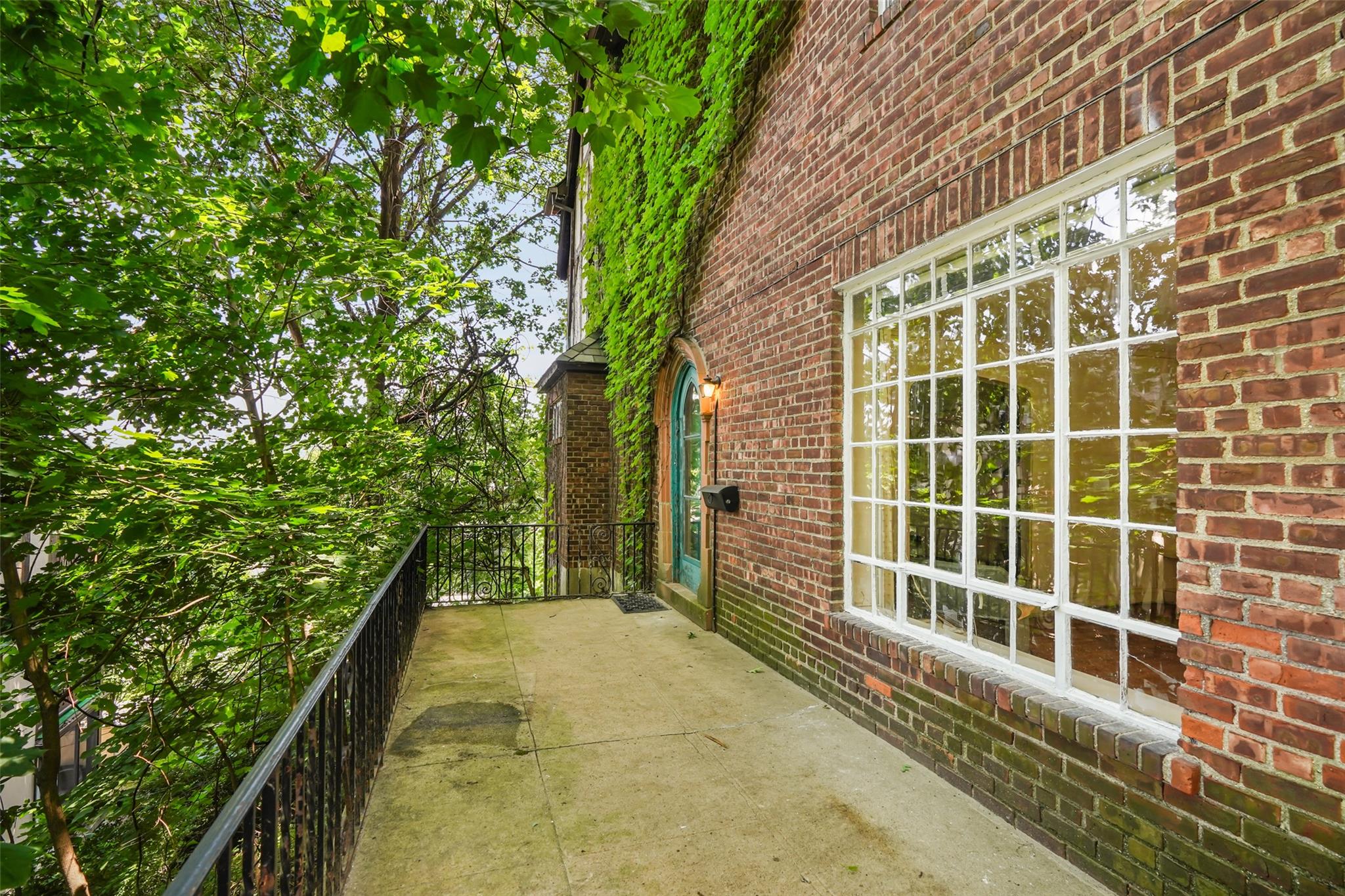 9 Bacon Court, Bronxville, NY 10708