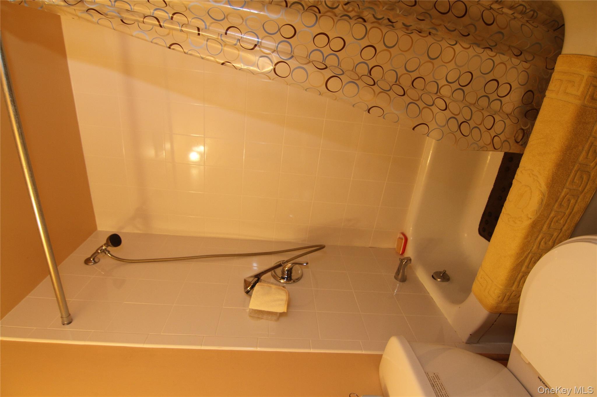 3155 Lexington Avenue # 18AB, Mohegan Lake, NY 10567