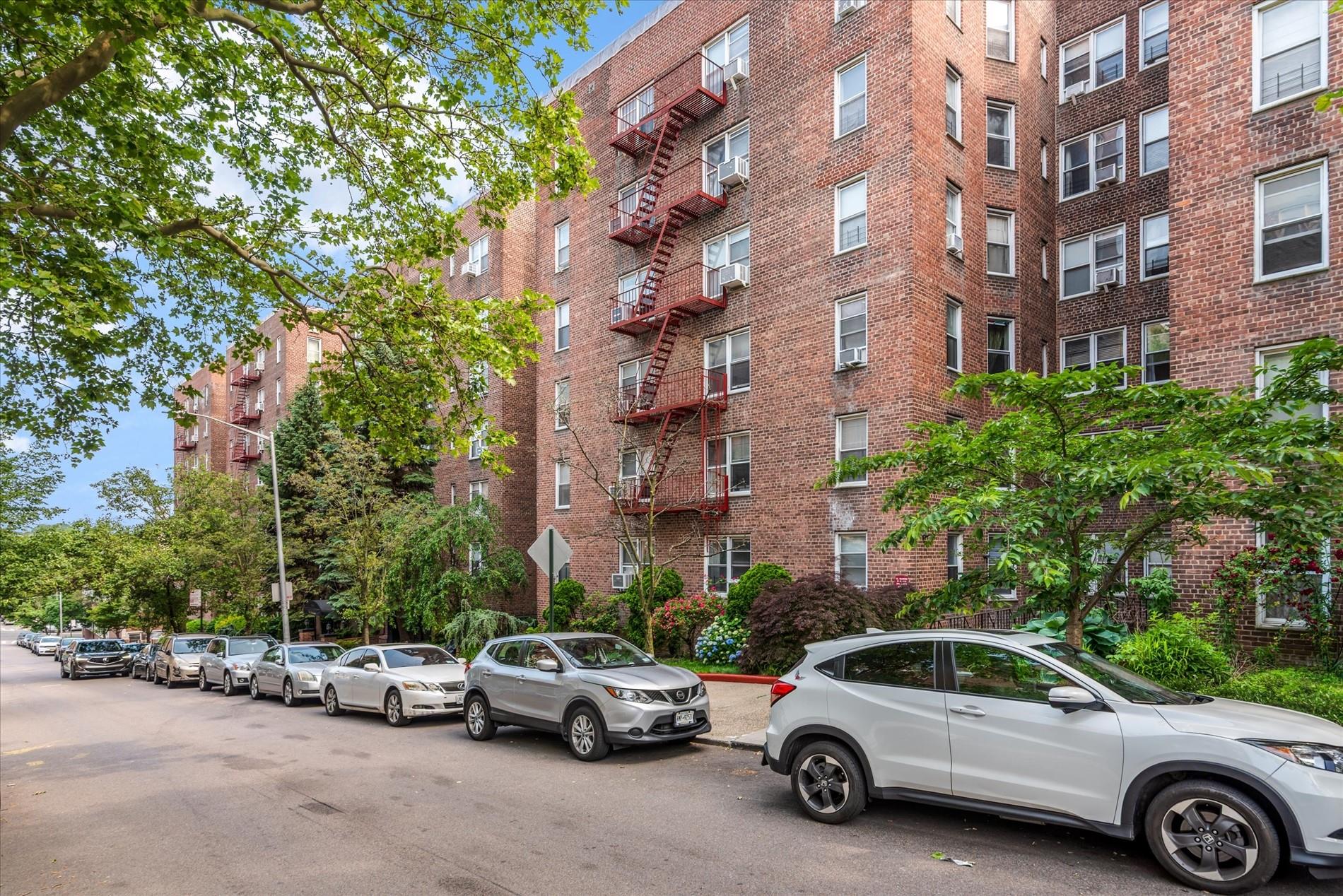 67-30 Clyde Street # 5R, Forest Hills, NY 11375