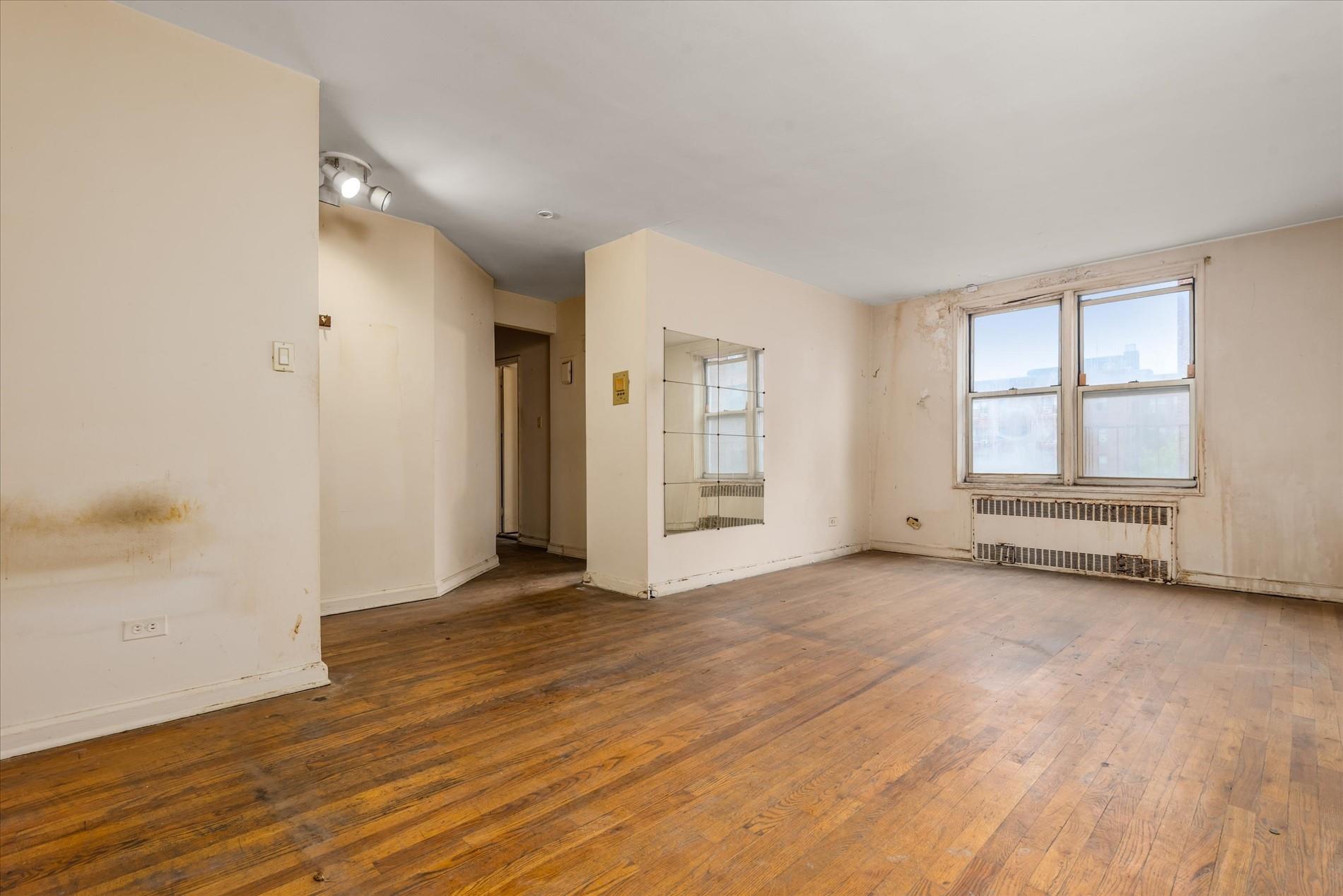 67-30 Clyde Street # 5R, Forest Hills, NY 11375
