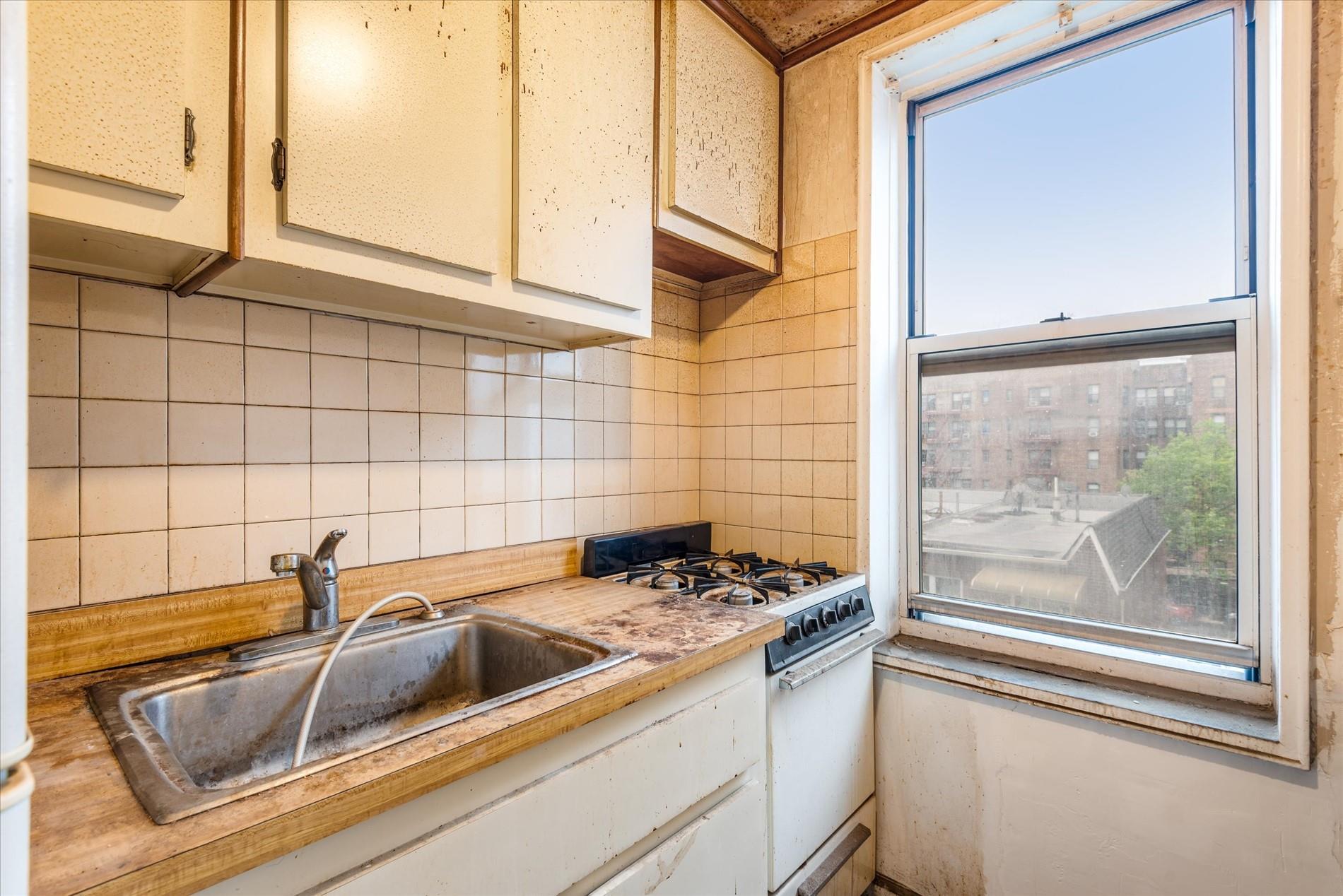 67-30 Clyde Street # 5R, Forest Hills, NY 11375