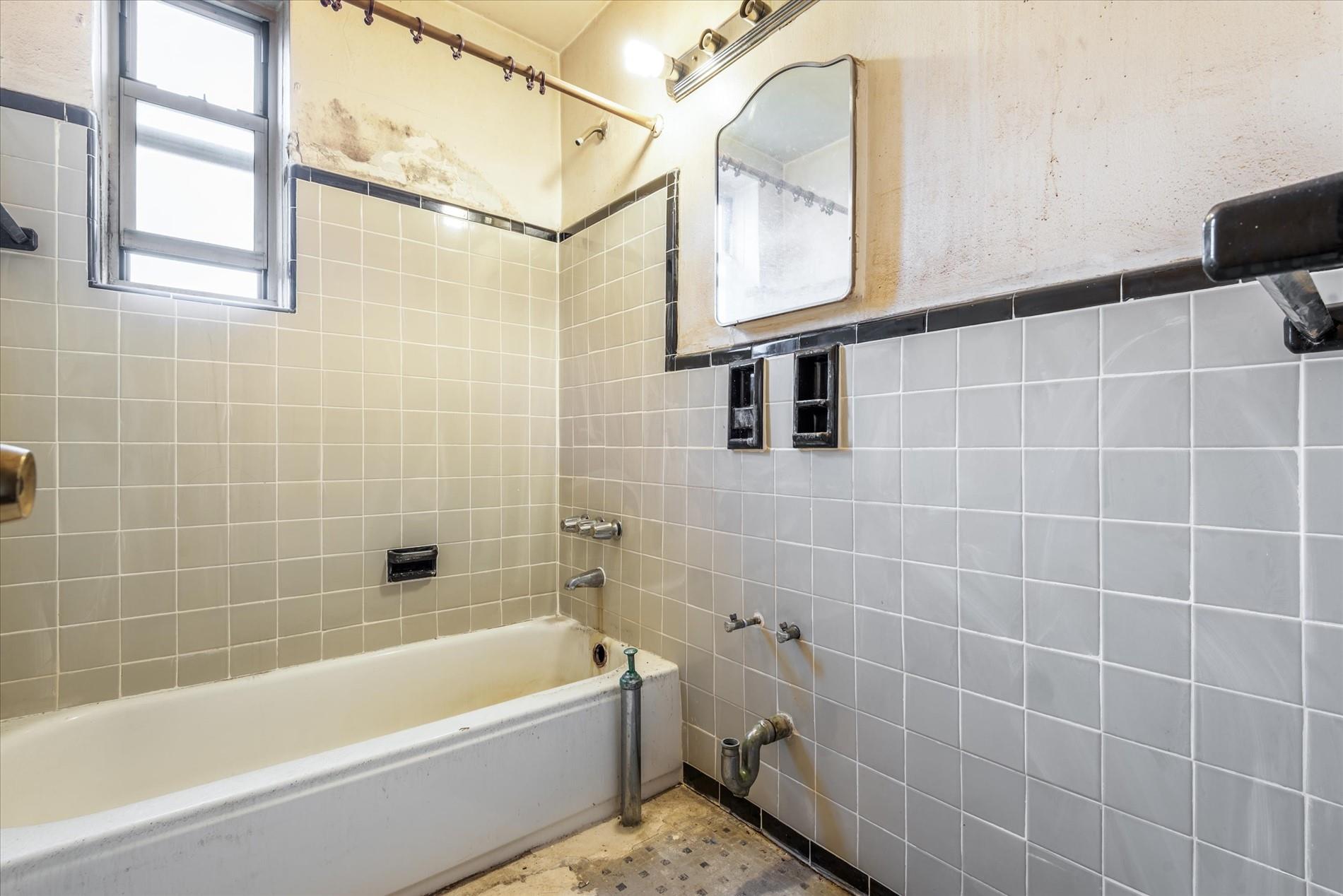 67-30 Clyde Street # 5R, Forest Hills, NY 11375