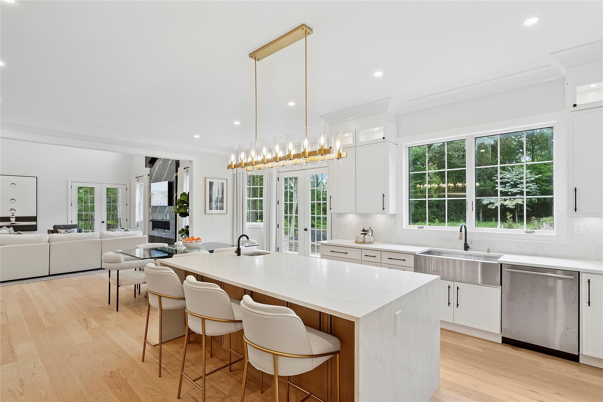 17 Chelsea Place, Dix Hills, NY 11746