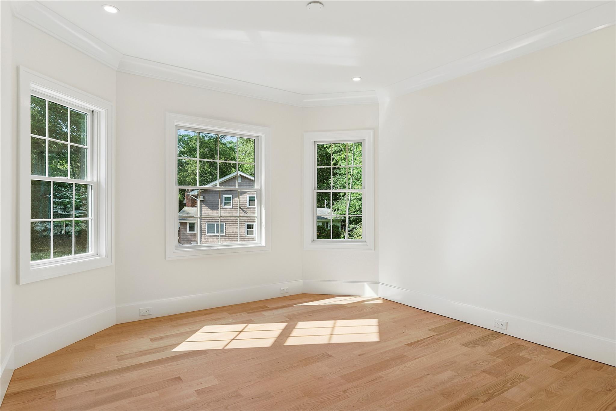 17 Chelsea Place, Dix Hills, NY 11746