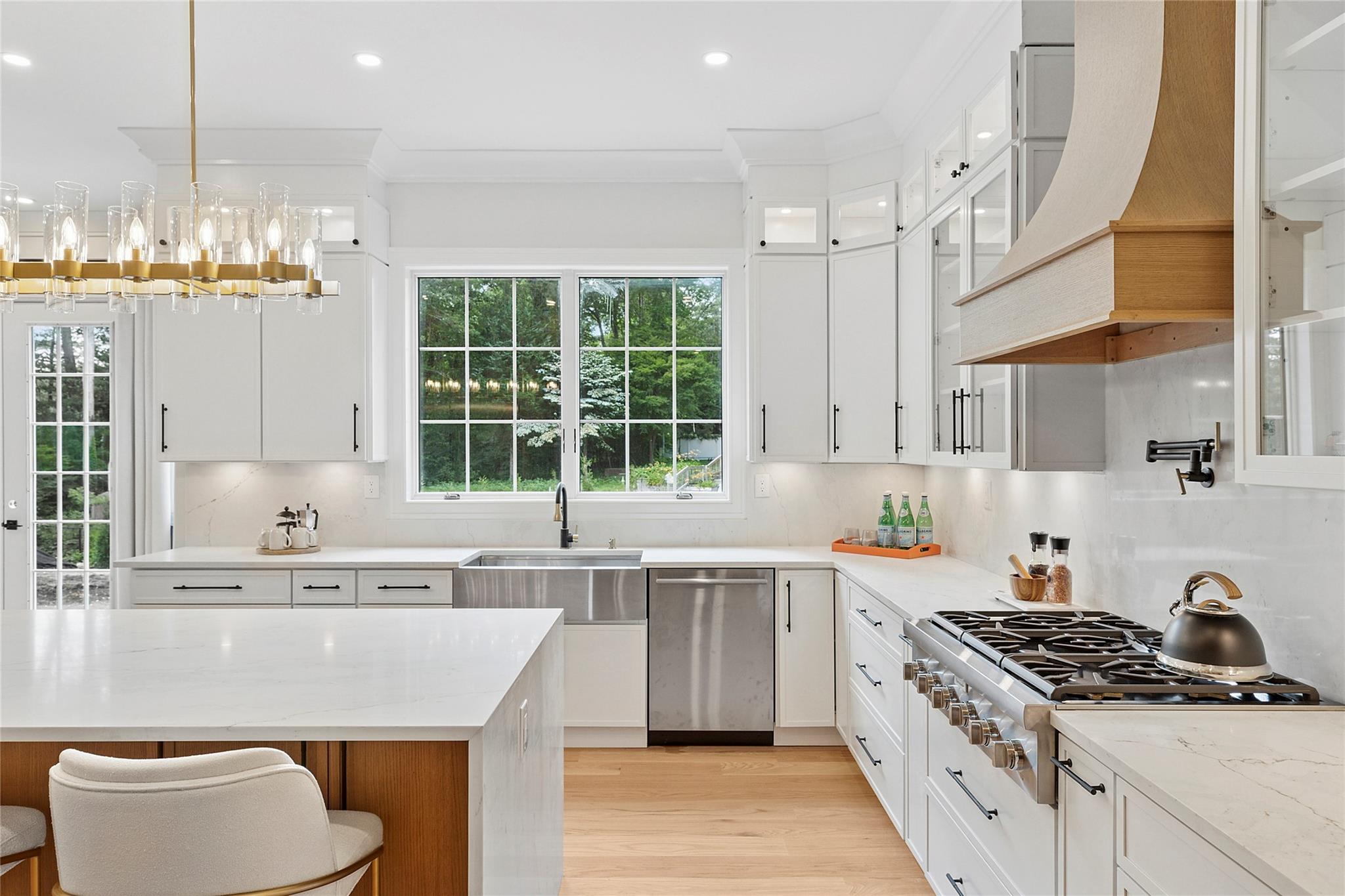 17 Chelsea Place, Dix Hills, NY 11746