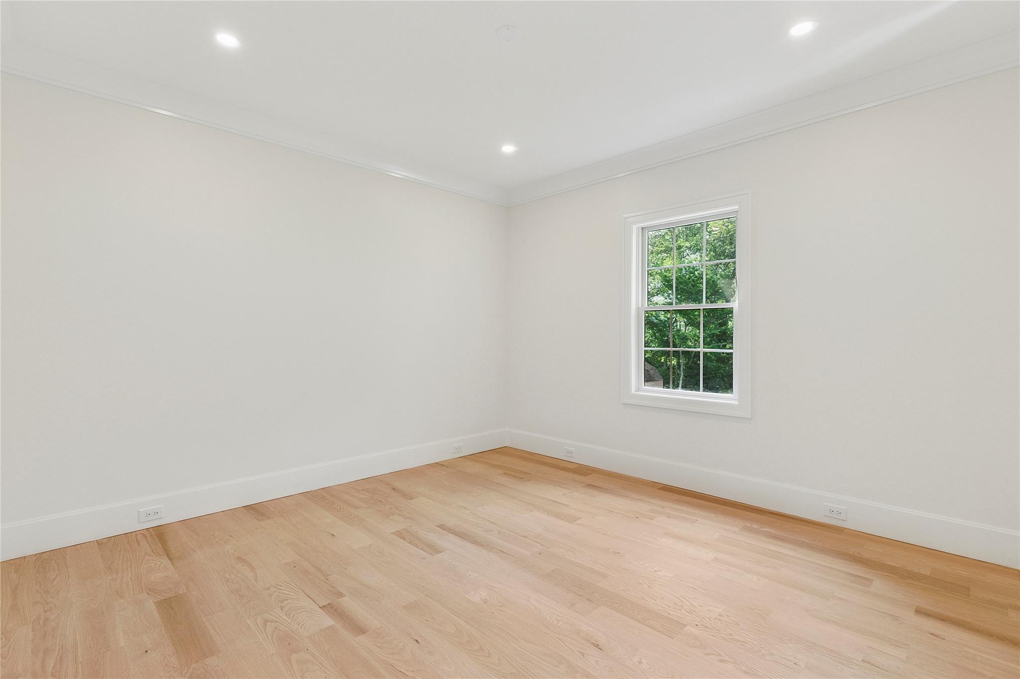 17 Chelsea Place, Dix Hills, NY 11746