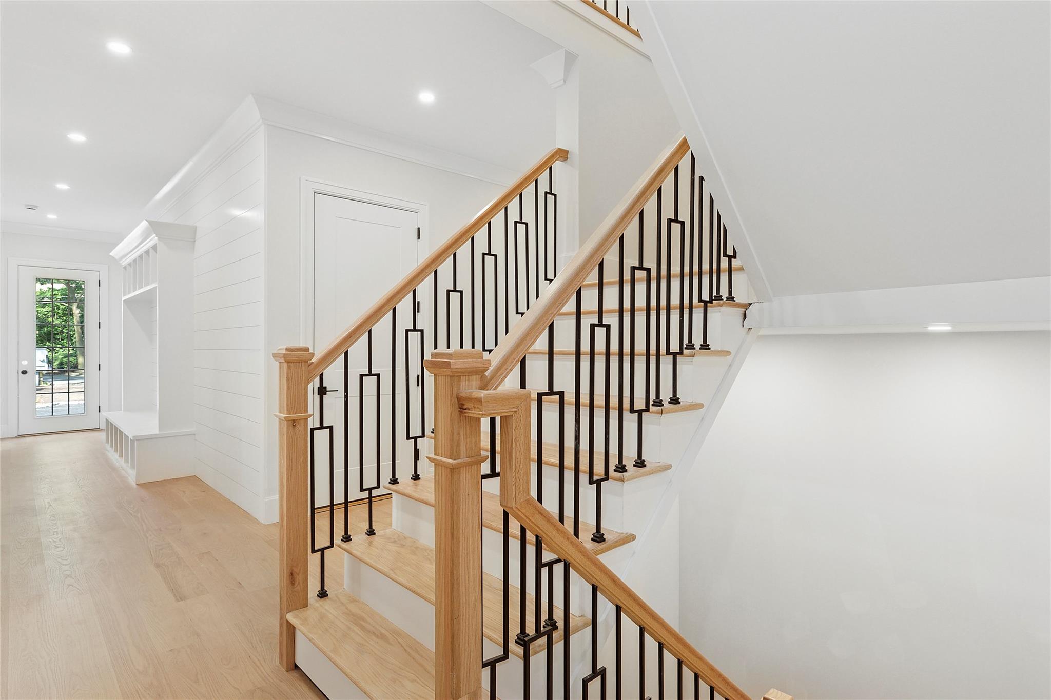 17 Chelsea Place, Dix Hills, NY 11746