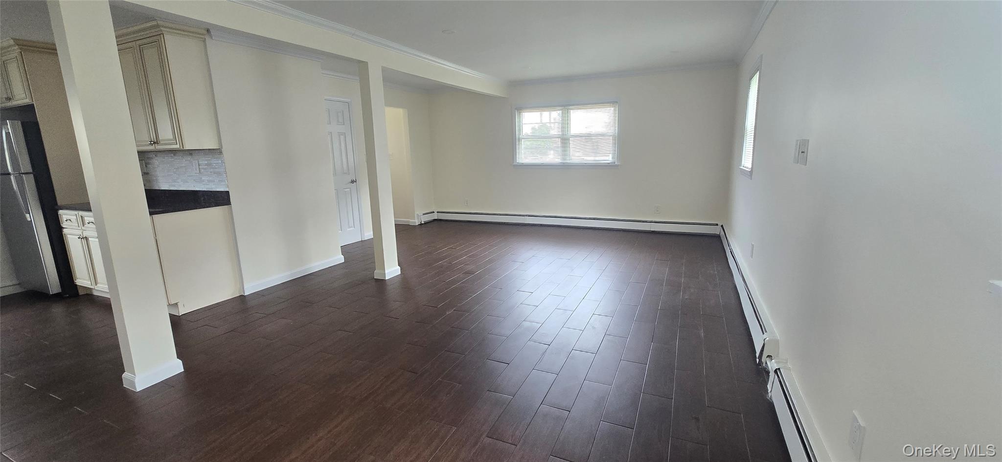 16 August Avenue, Bayville, NY 11709