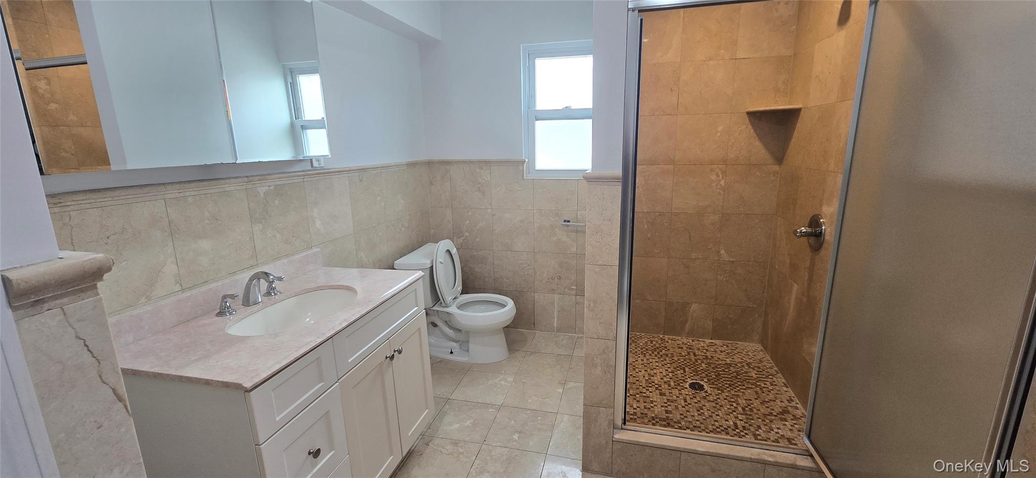 16 August Avenue, Bayville, NY 11709