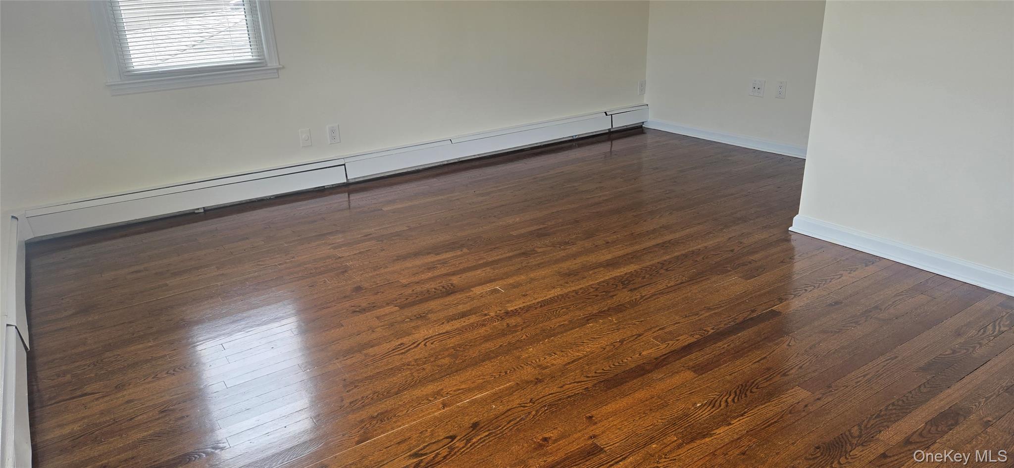 16 August Avenue, Bayville, NY 11709