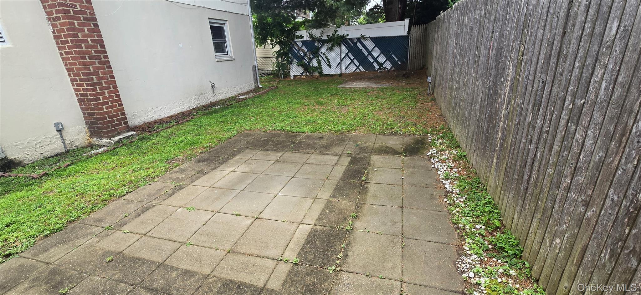 16 August Avenue, Bayville, NY 11709