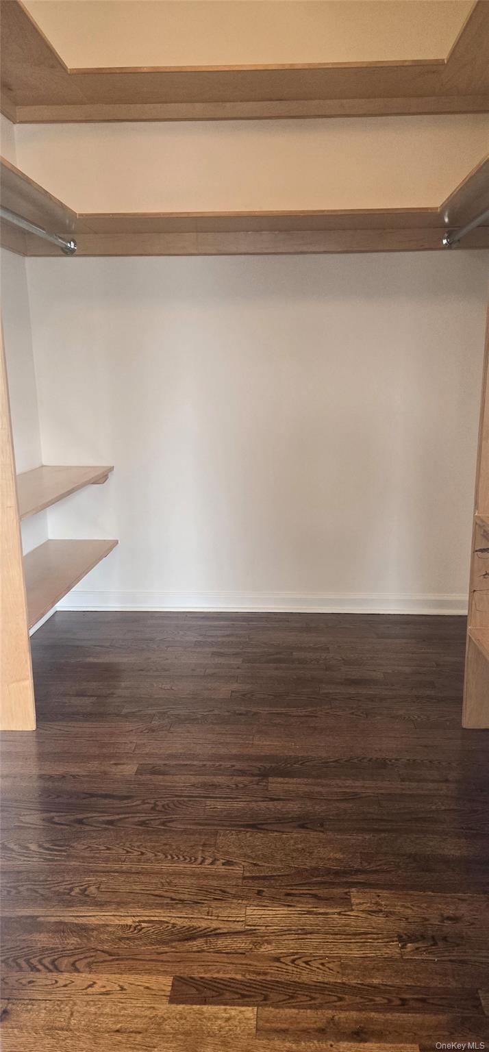 16 August Avenue, Bayville, NY 11709