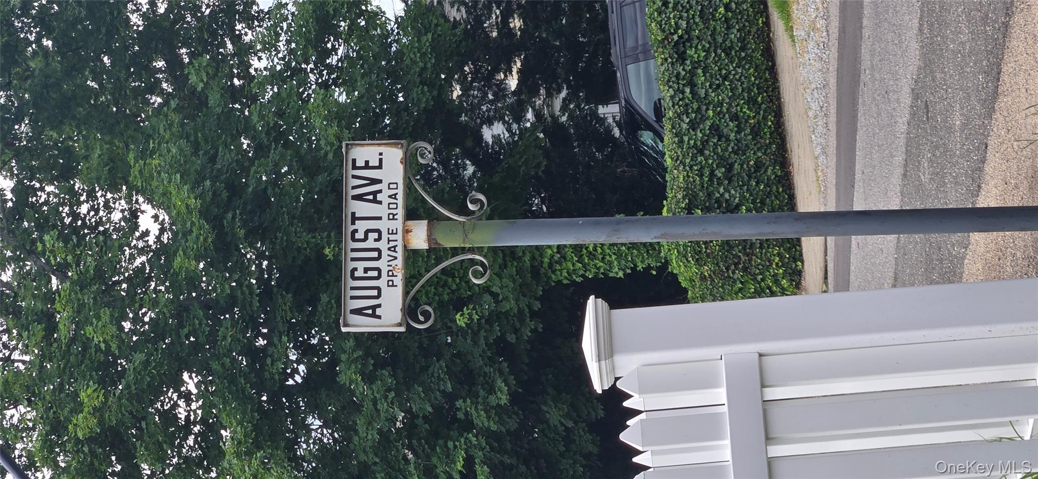 16 August Avenue, Bayville, NY 11709