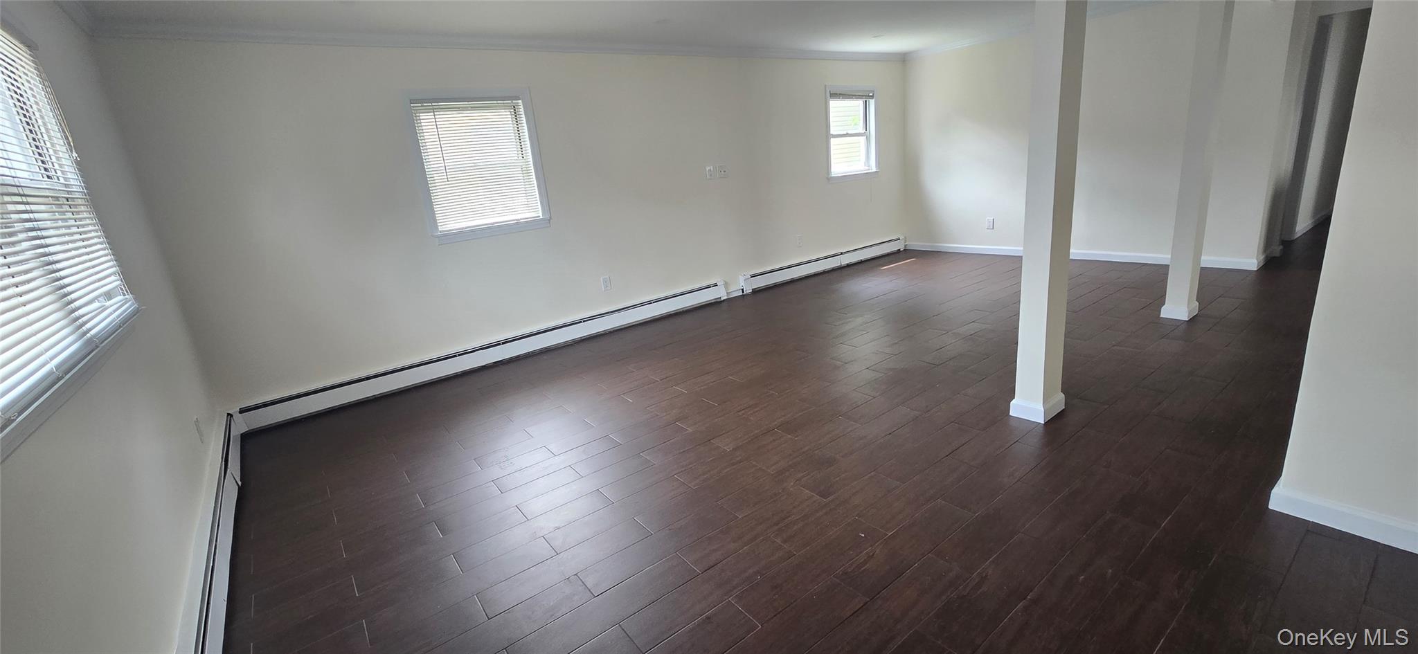 16 August Avenue, Bayville, NY 11709