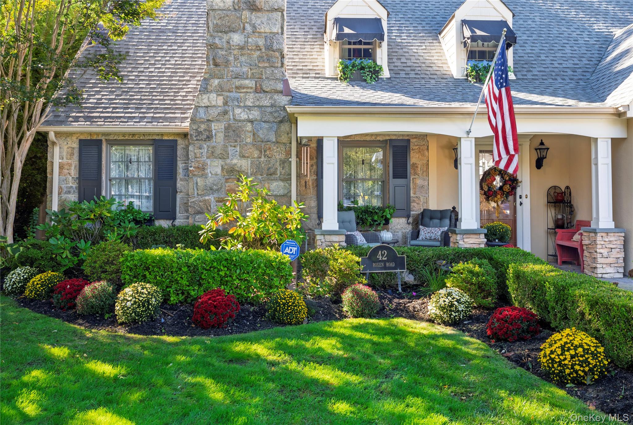 42 Roxen Road, Rockville Centre, NY 11570