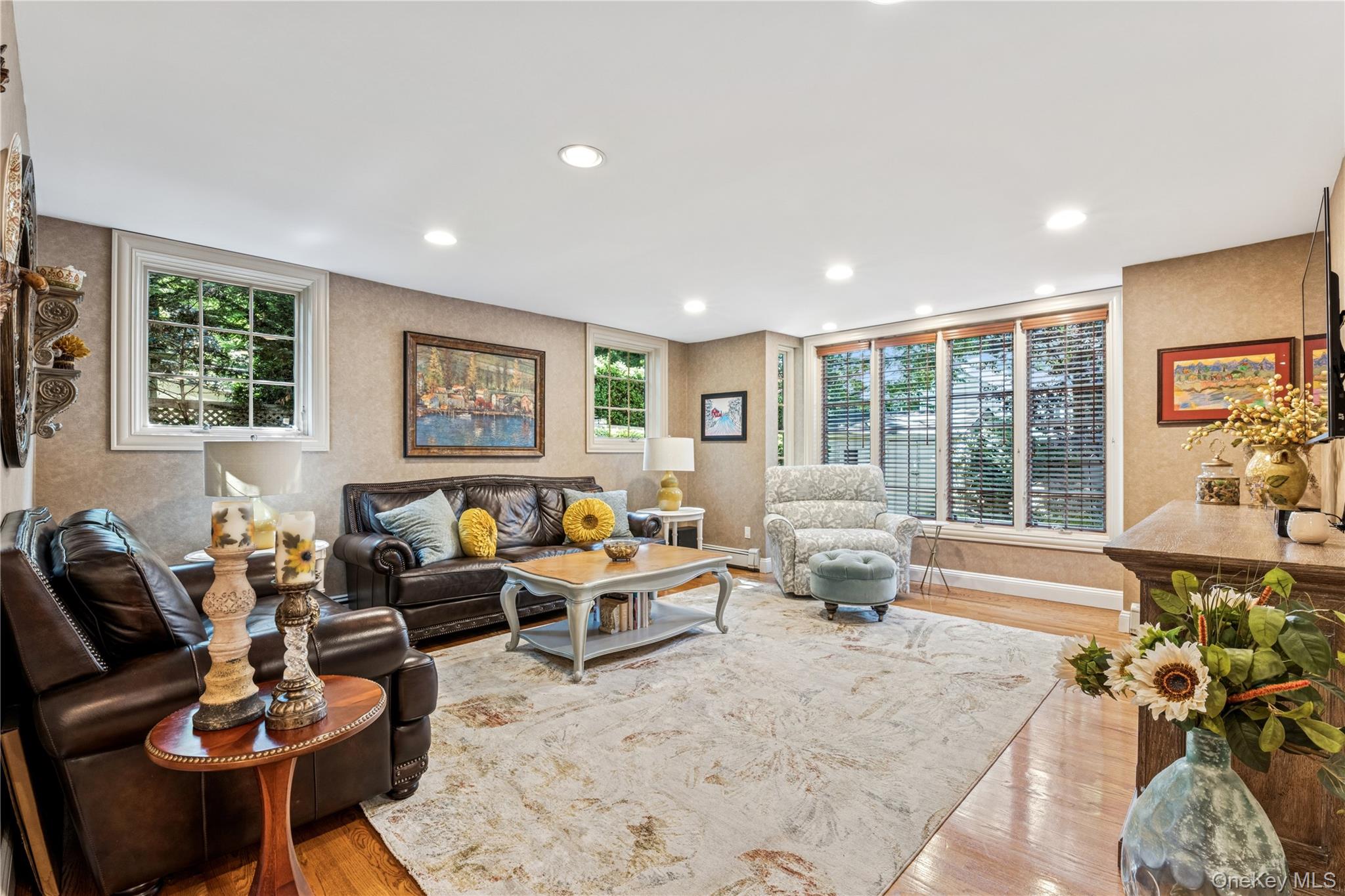 42 Roxen Road, Rockville Centre, NY 11570