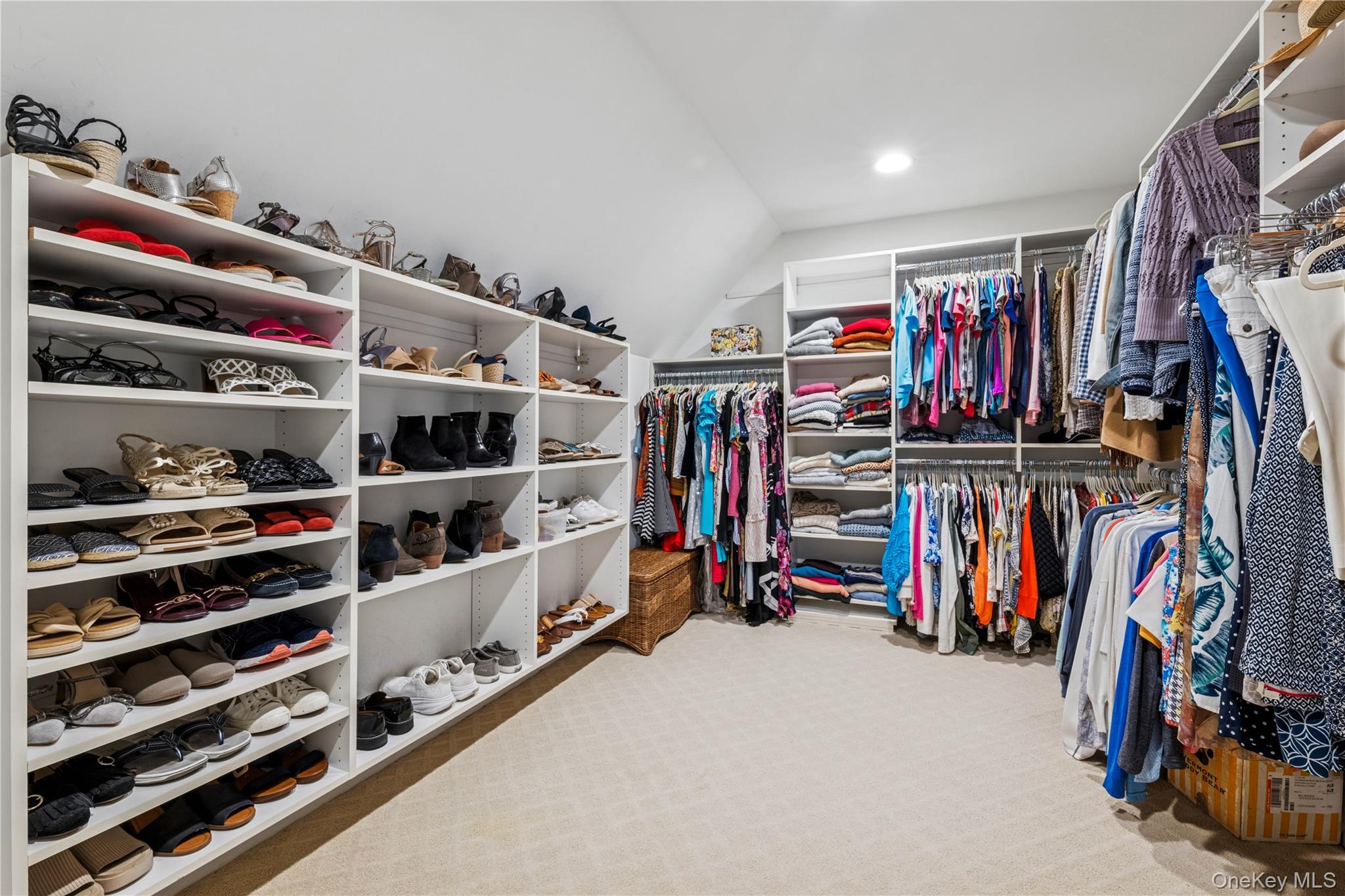 42 Roxen Road, Rockville Centre, NY 11570