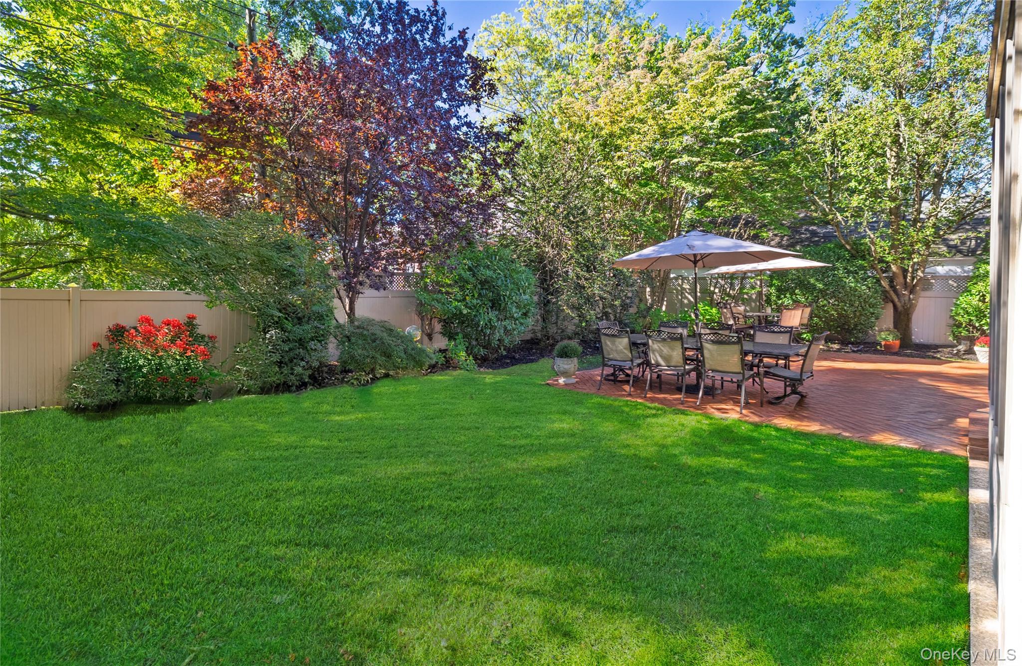 42 Roxen Road, Rockville Centre, NY 11570