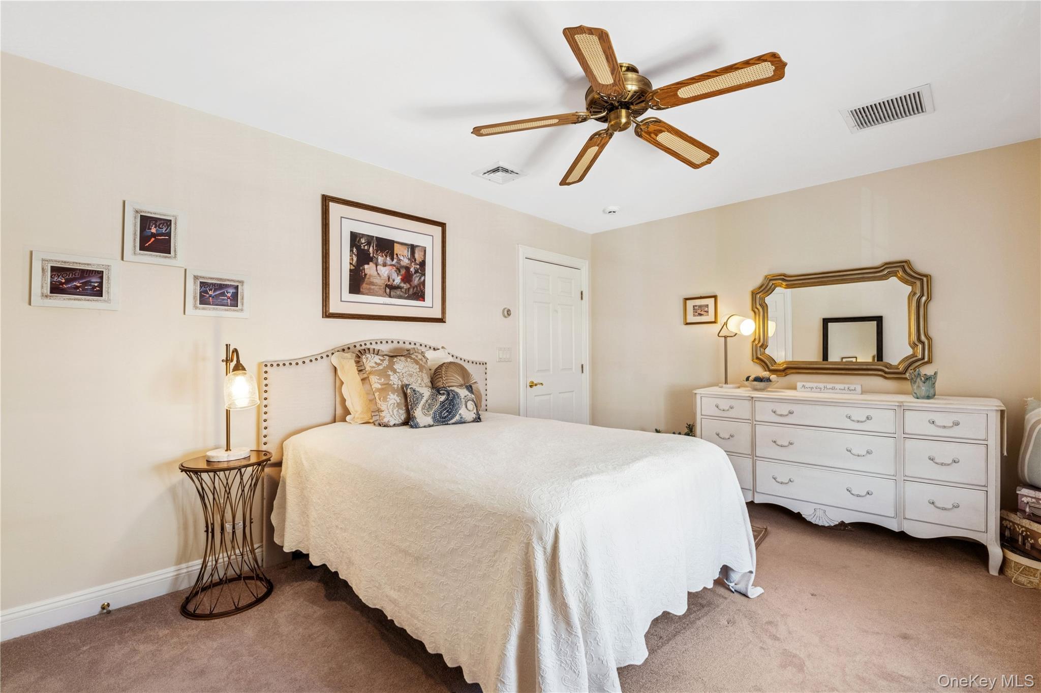 42 Roxen Road, Rockville Centre, NY 11570