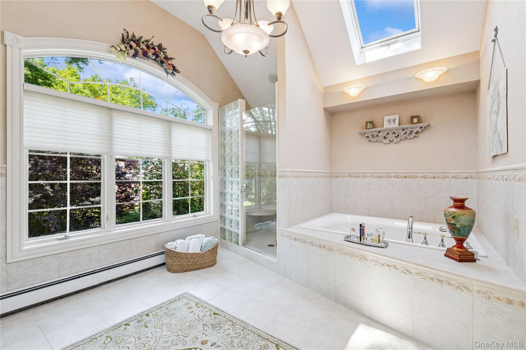 42 Roxen Road, Rockville Centre, NY 11570