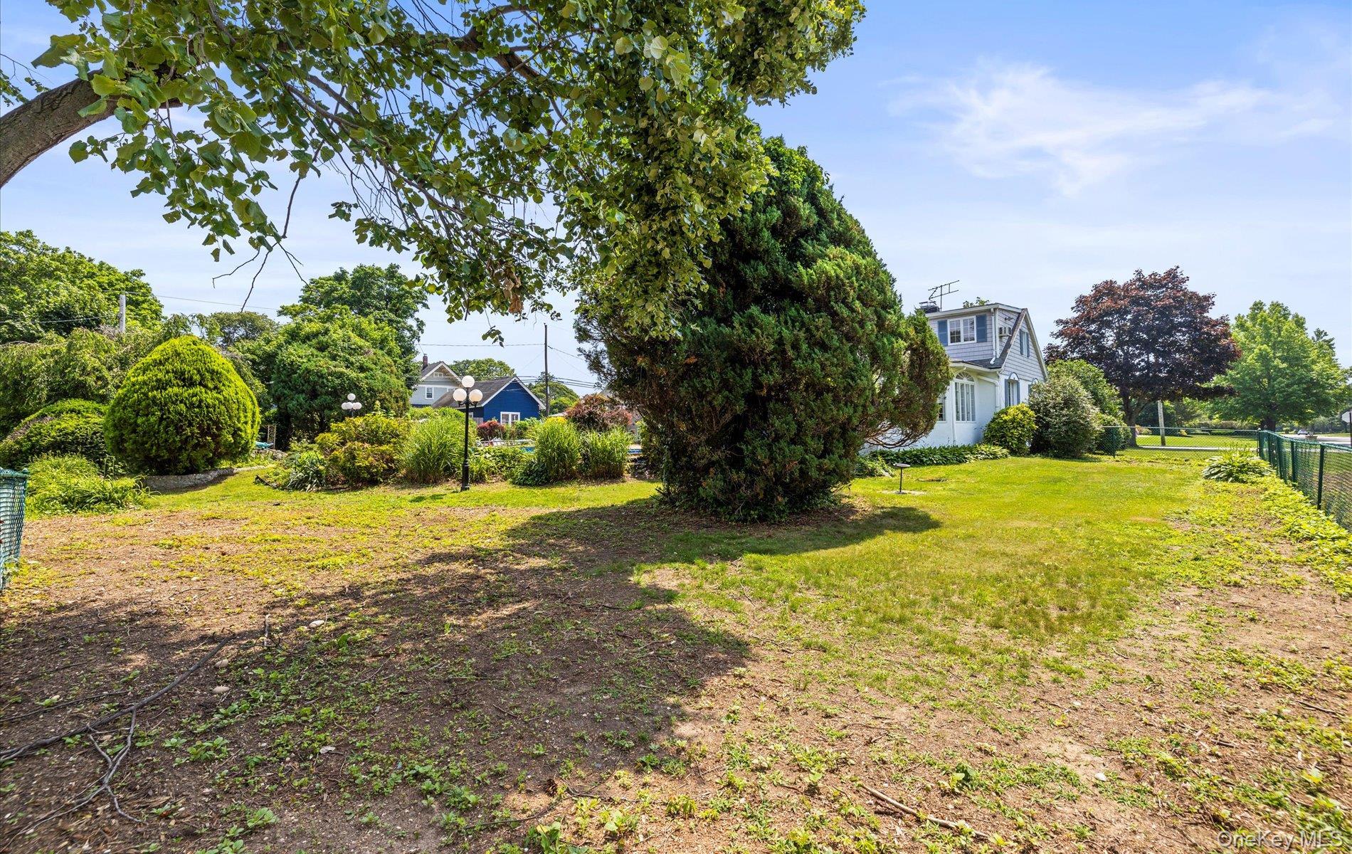 2 Johnson Drive, Brightwaters, NY 11718