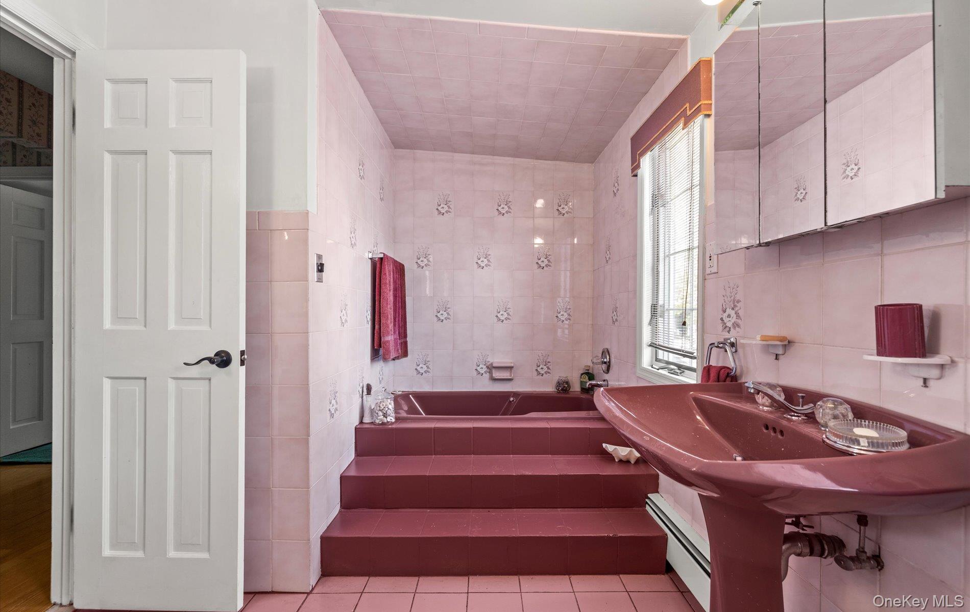 2 Johnson Drive, Brightwaters, NY 11718