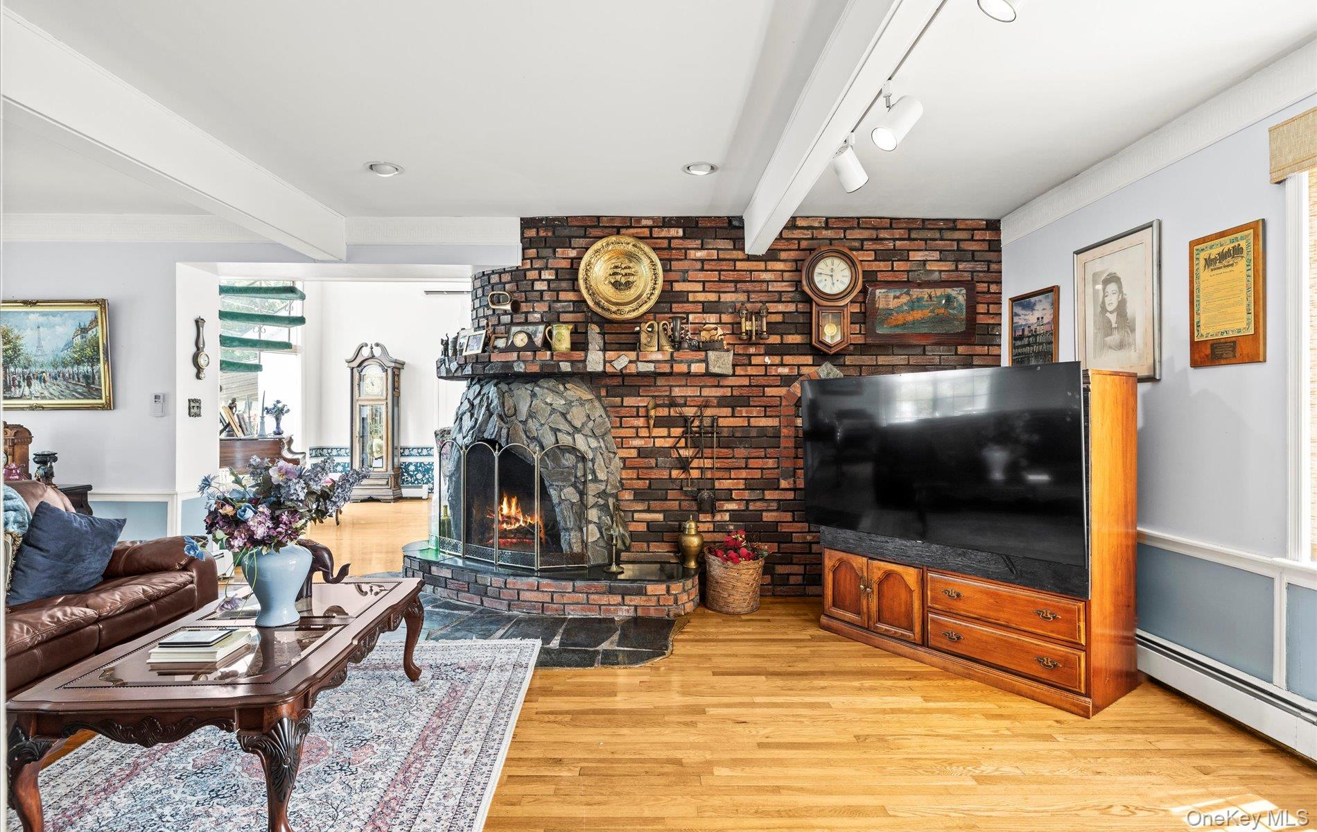 2 Johnson Drive, Brightwaters, NY 11718