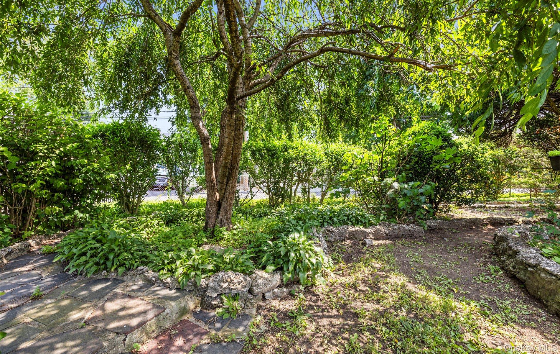 2 Johnson Drive, Brightwaters, NY 11718