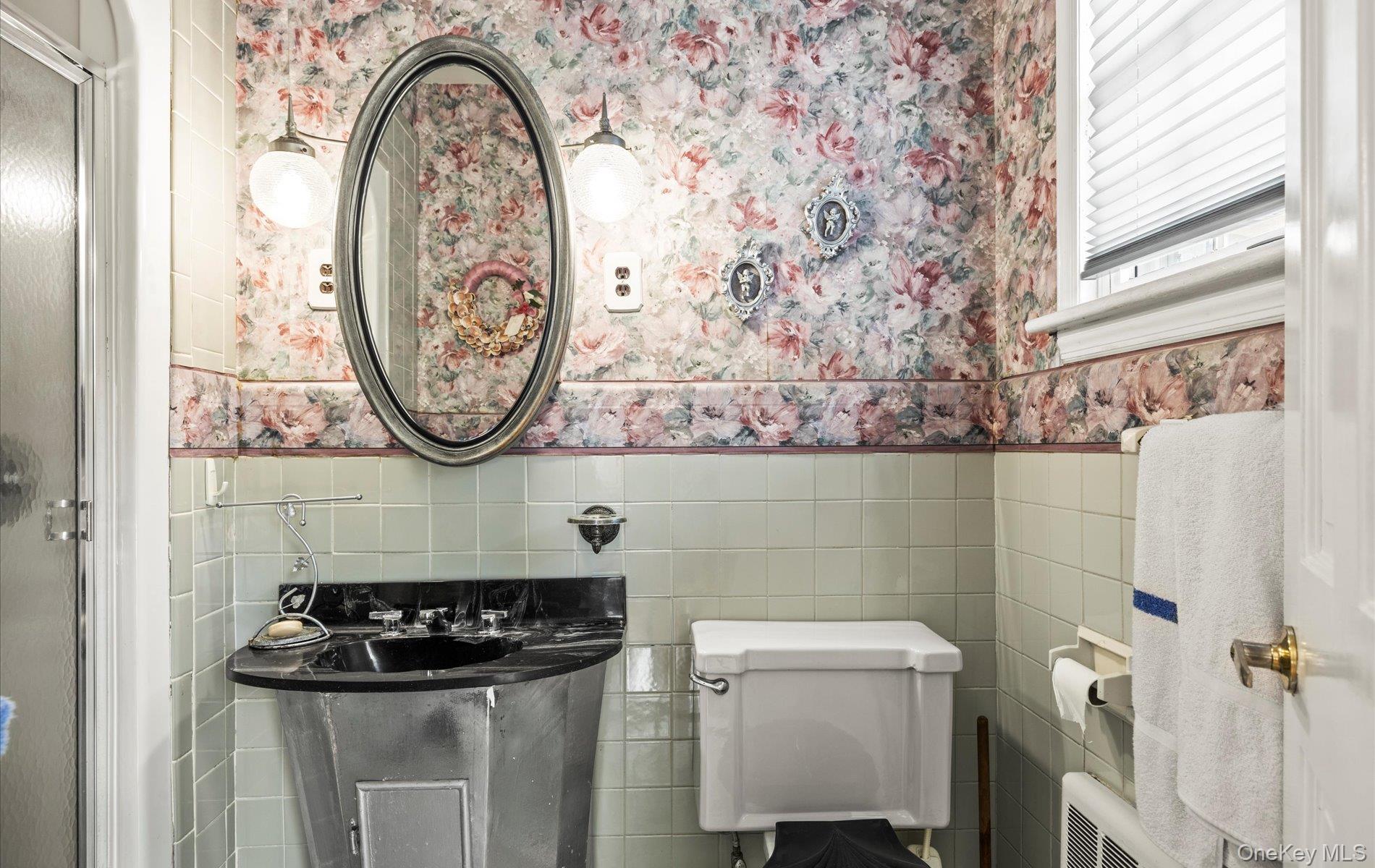 2 Johnson Drive, Brightwaters, NY 11718