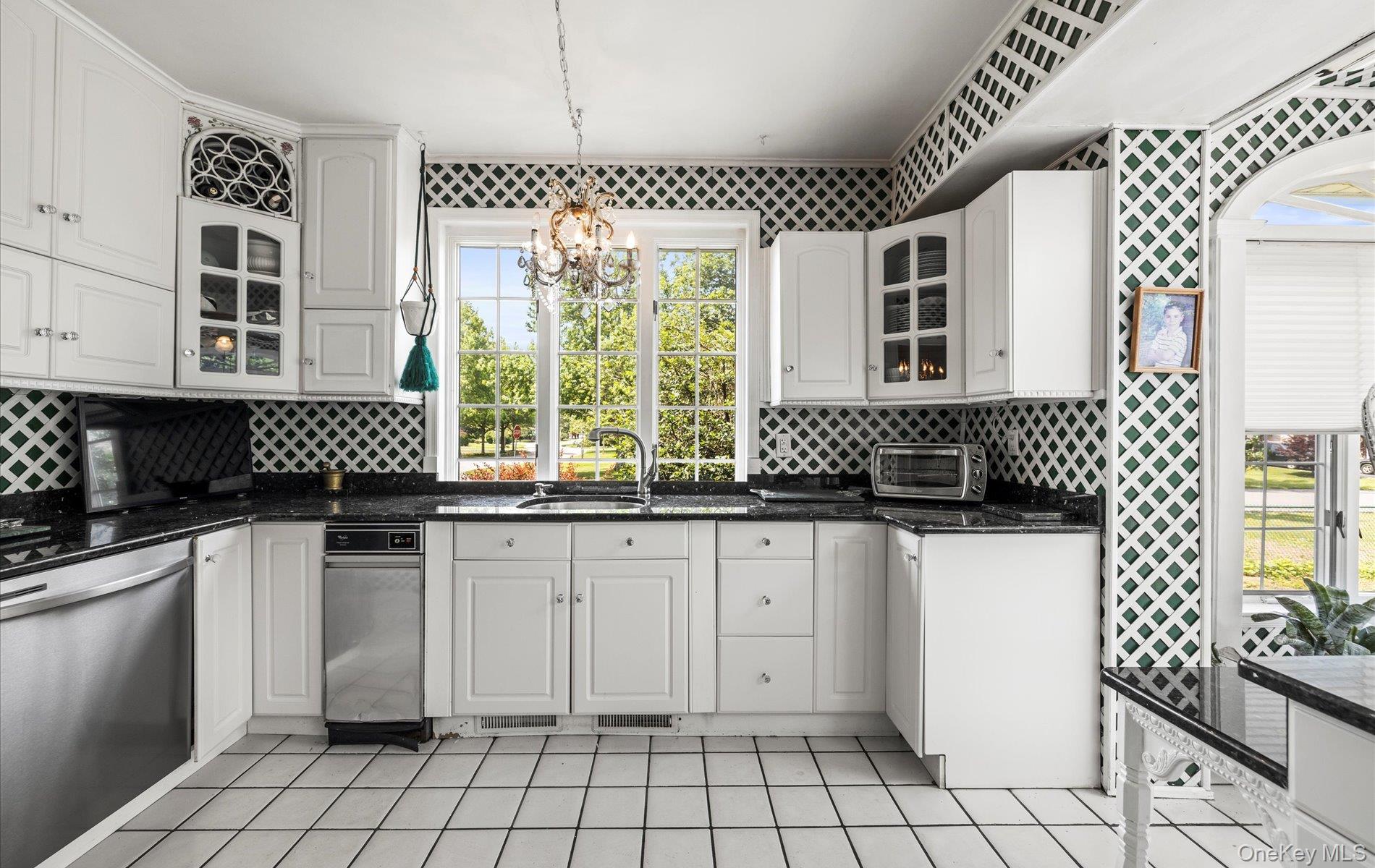 2 Johnson Drive, Brightwaters, NY 11718