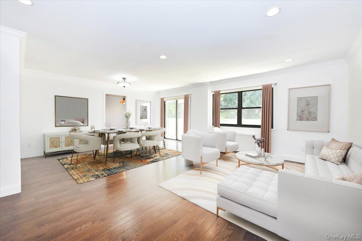 22 Park Place # 4C, Great Neck, NY 11021