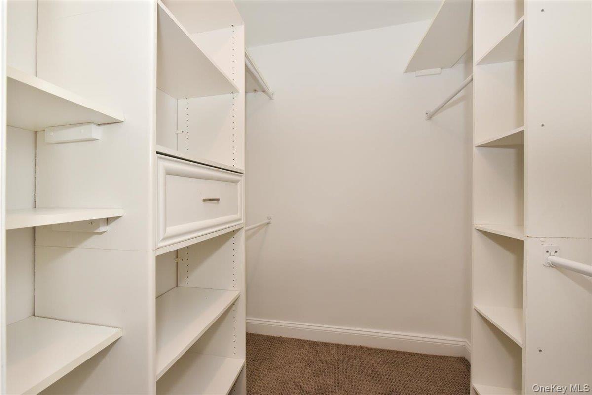 22 Park Place # 4C, Great Neck, NY 11021