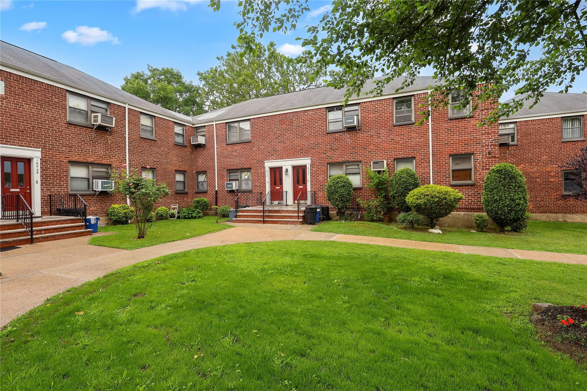 160-54 Willets Point Boulevard # 4-206, Whitestone, NY 11357