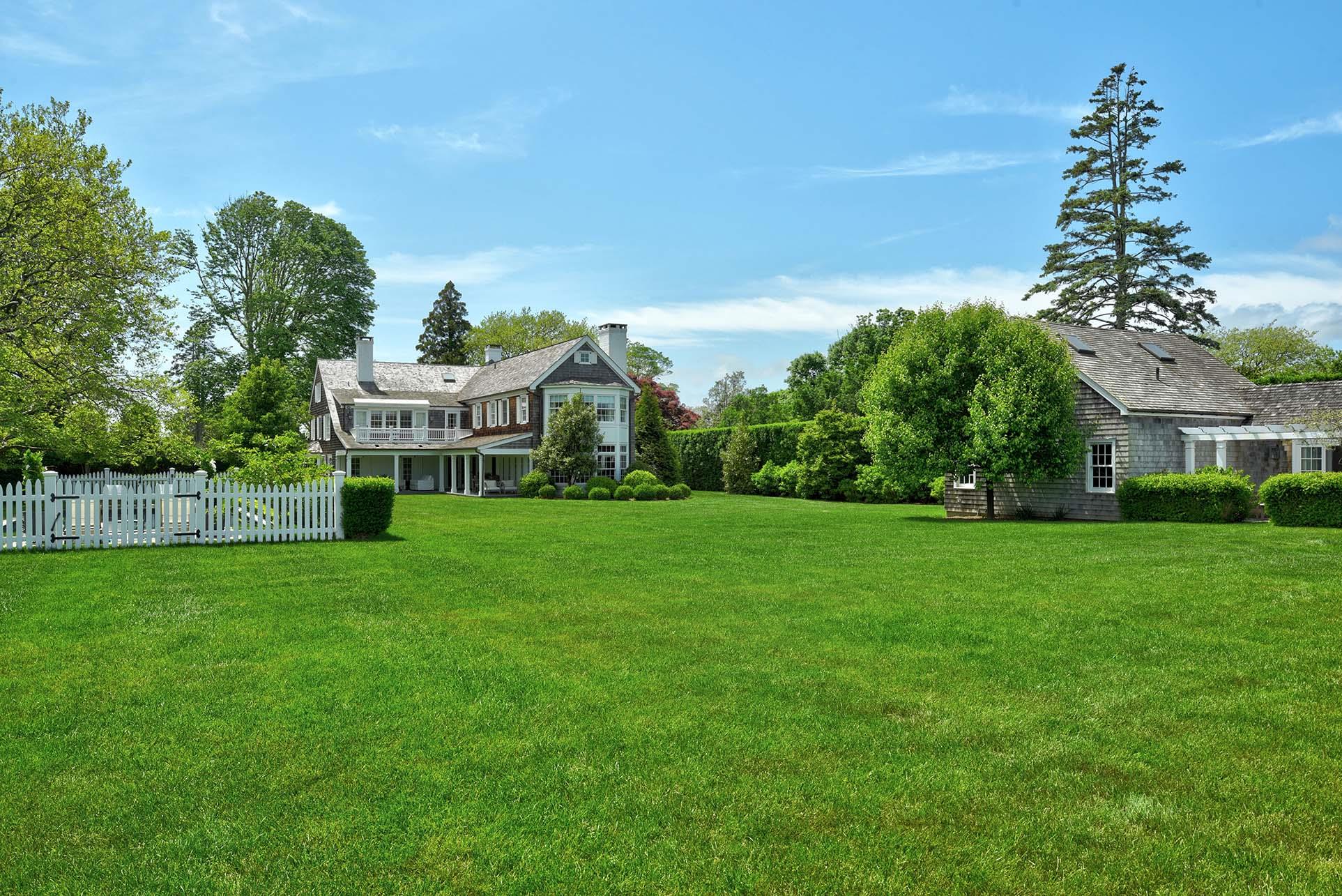 10 Jones Road, East Hampton, NY 11937