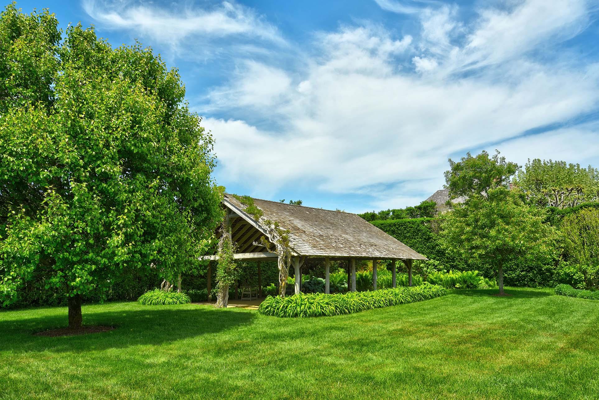 10 Jones Road, East Hampton, NY 11937