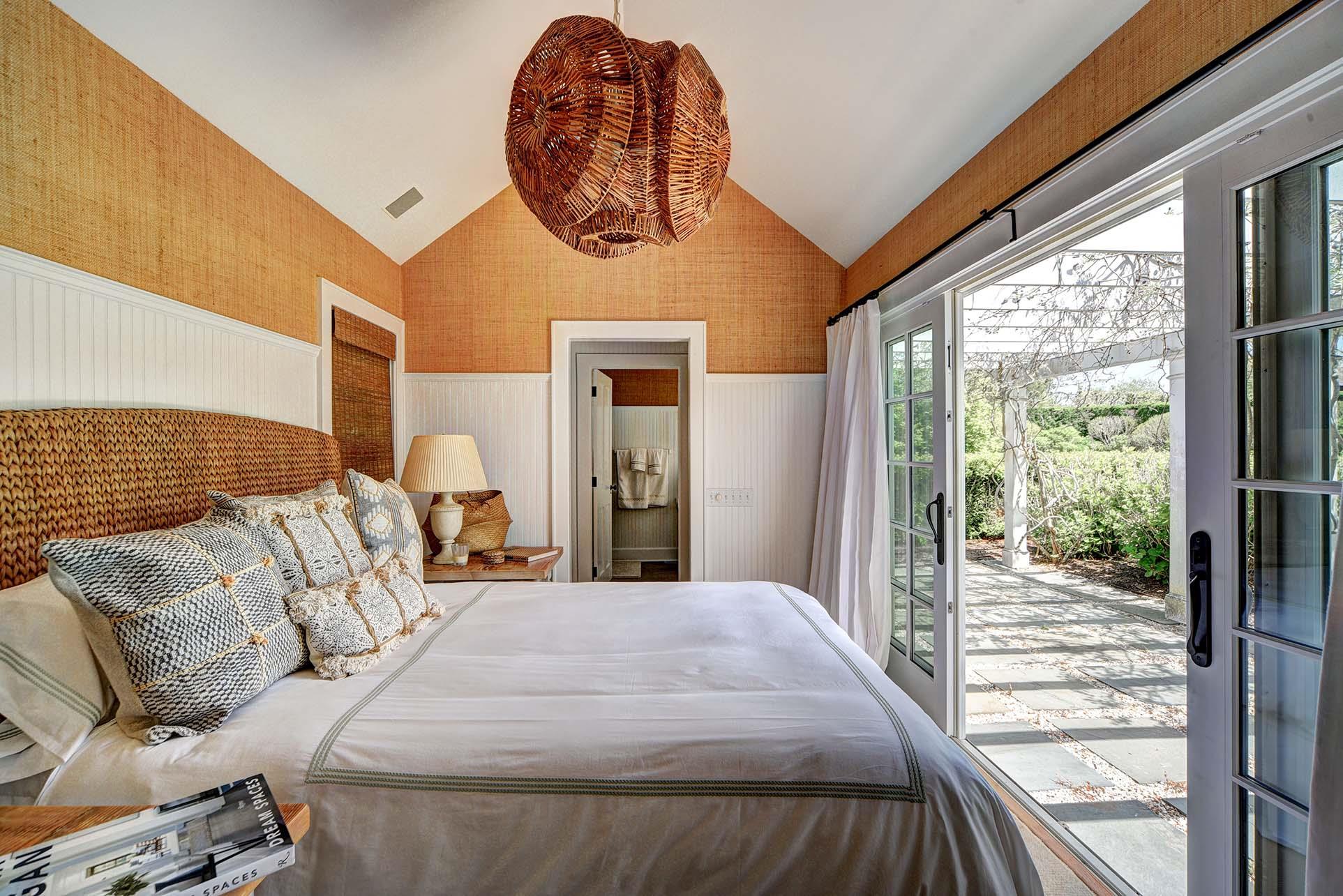 10 Jones Road, East Hampton, NY 11937