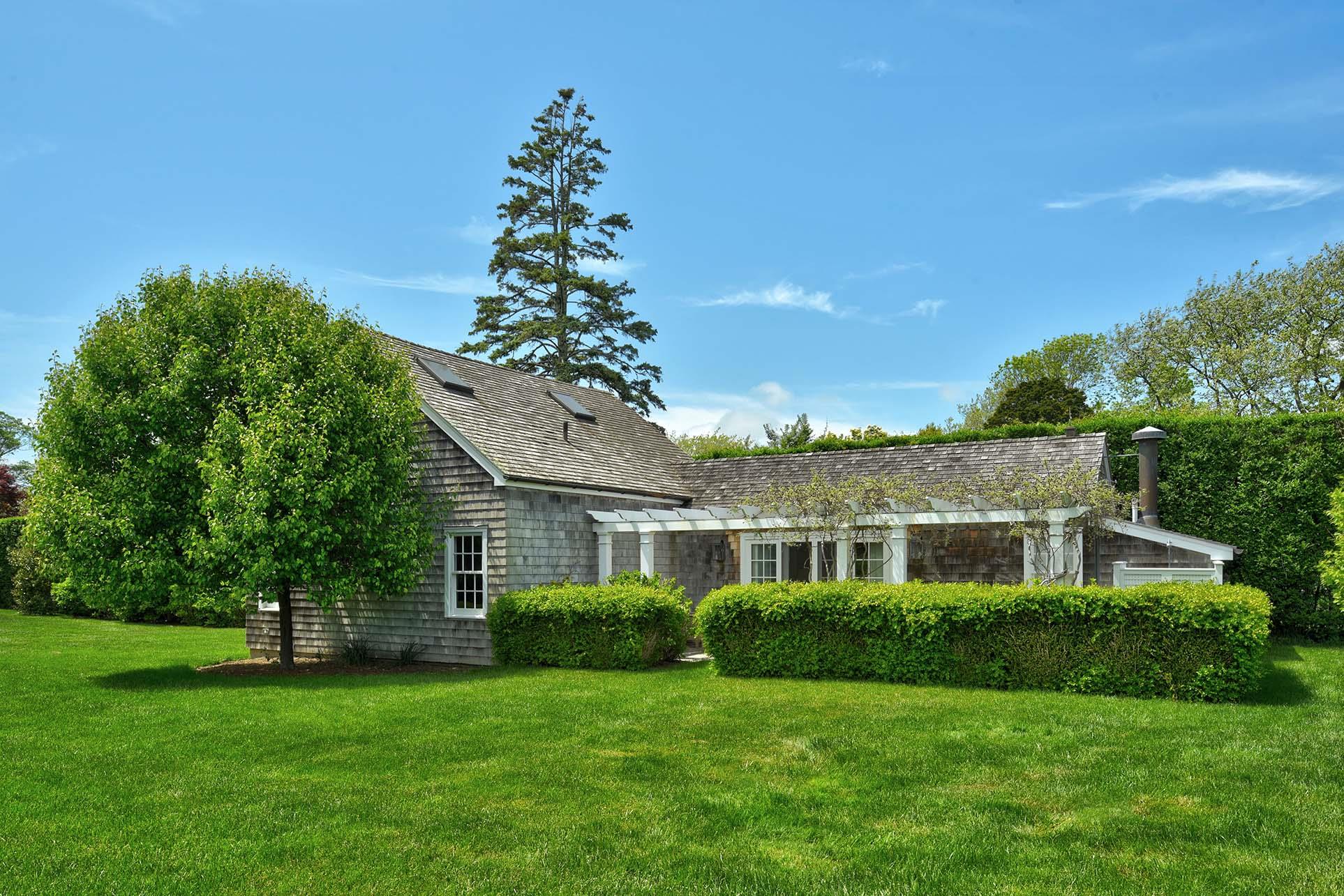 10 Jones Road, East Hampton, NY 11937