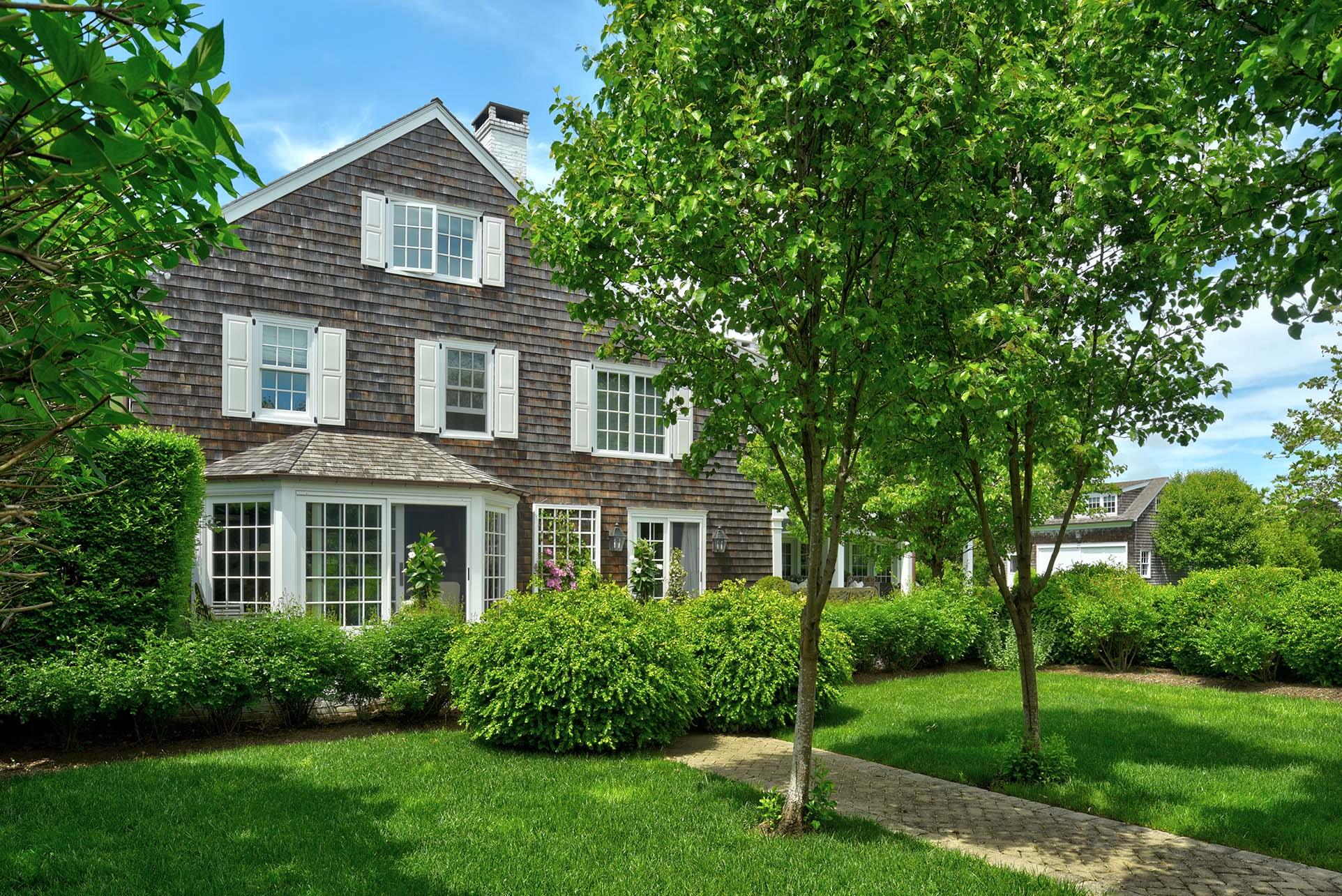 10 Jones Road, East Hampton, NY 11937