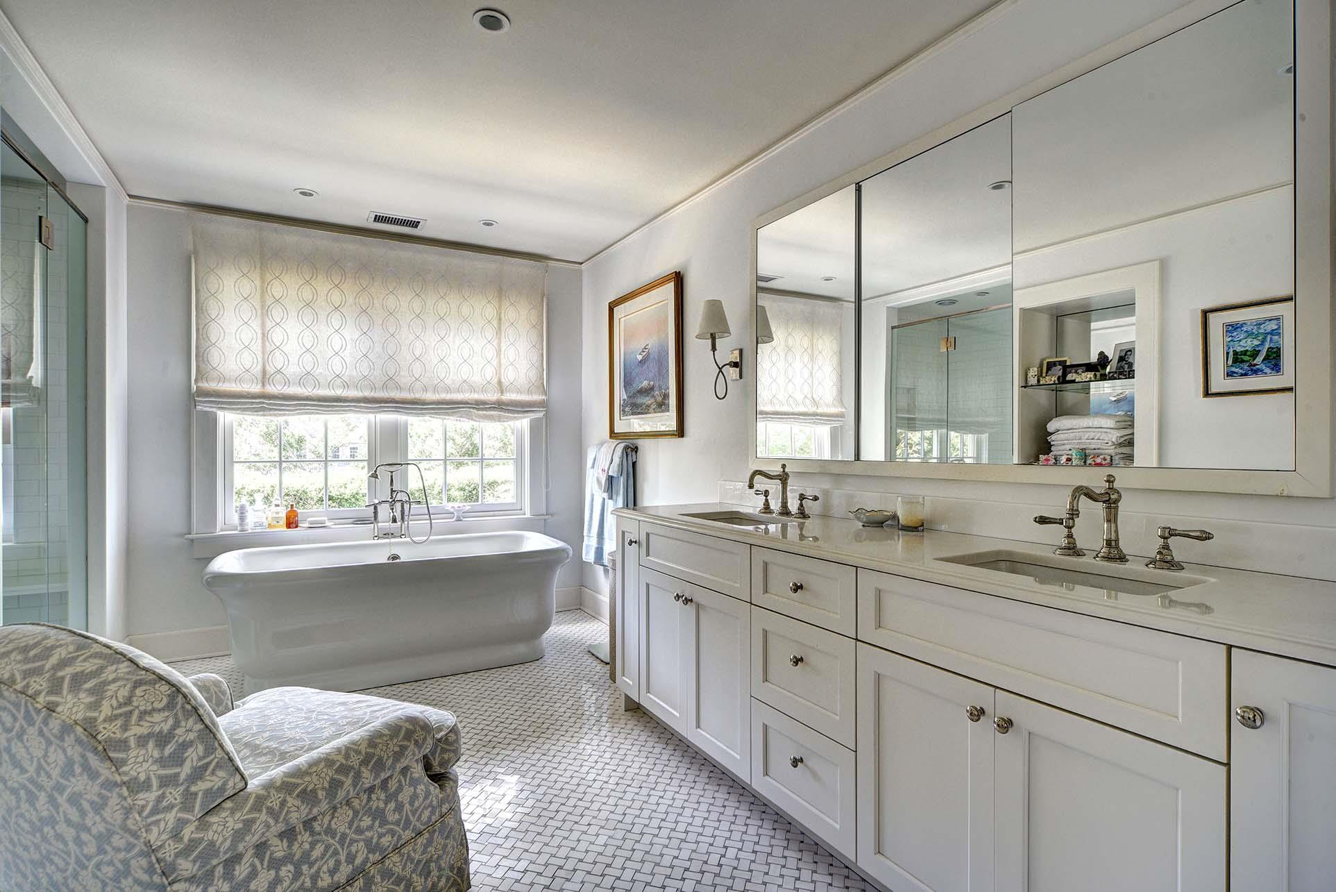 10 Jones Road, East Hampton, NY 11937